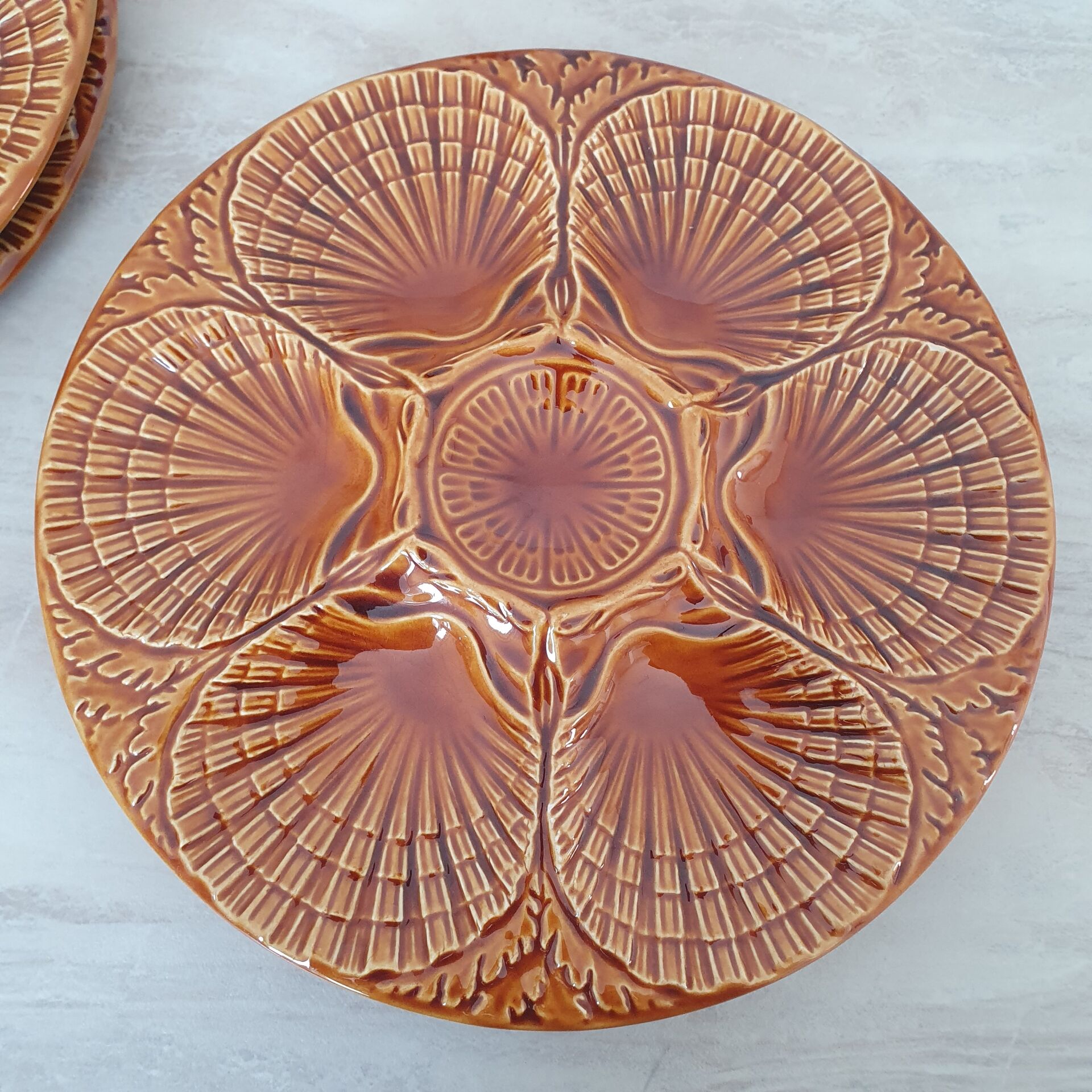 Scallop shell plates St Jacques by SECLA Portugal Barbotine