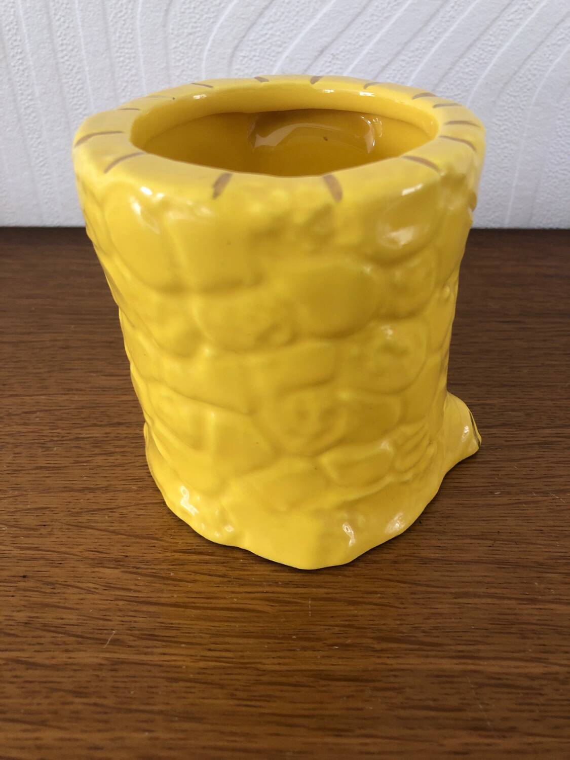 Vintage yellow plant pot with Vallauris bird 1960