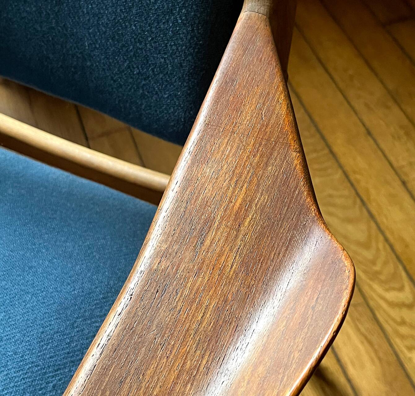 Fauteuil scandinave George Tanier