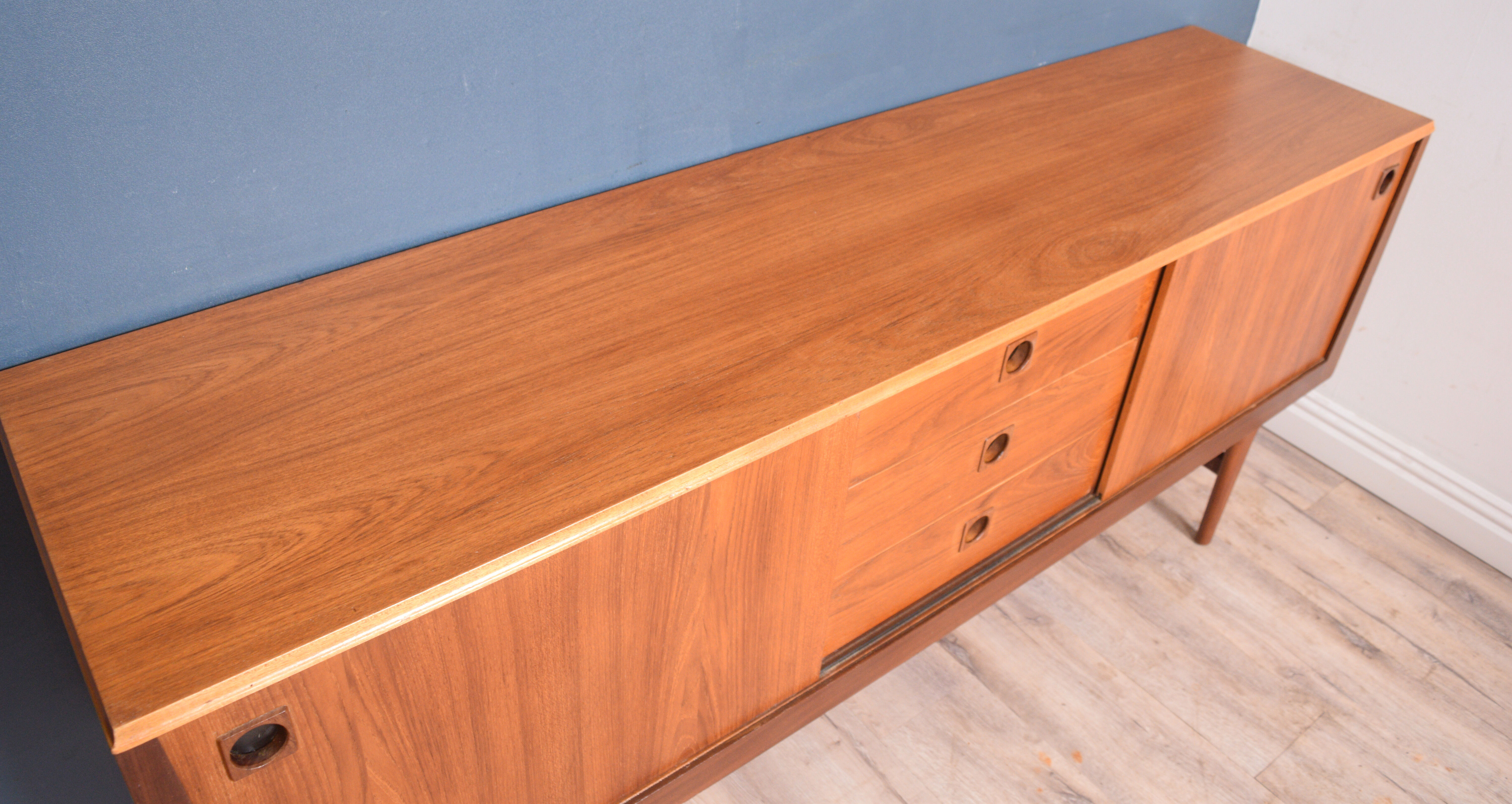 Enfilade retro en teak Elliots de Newbury EON