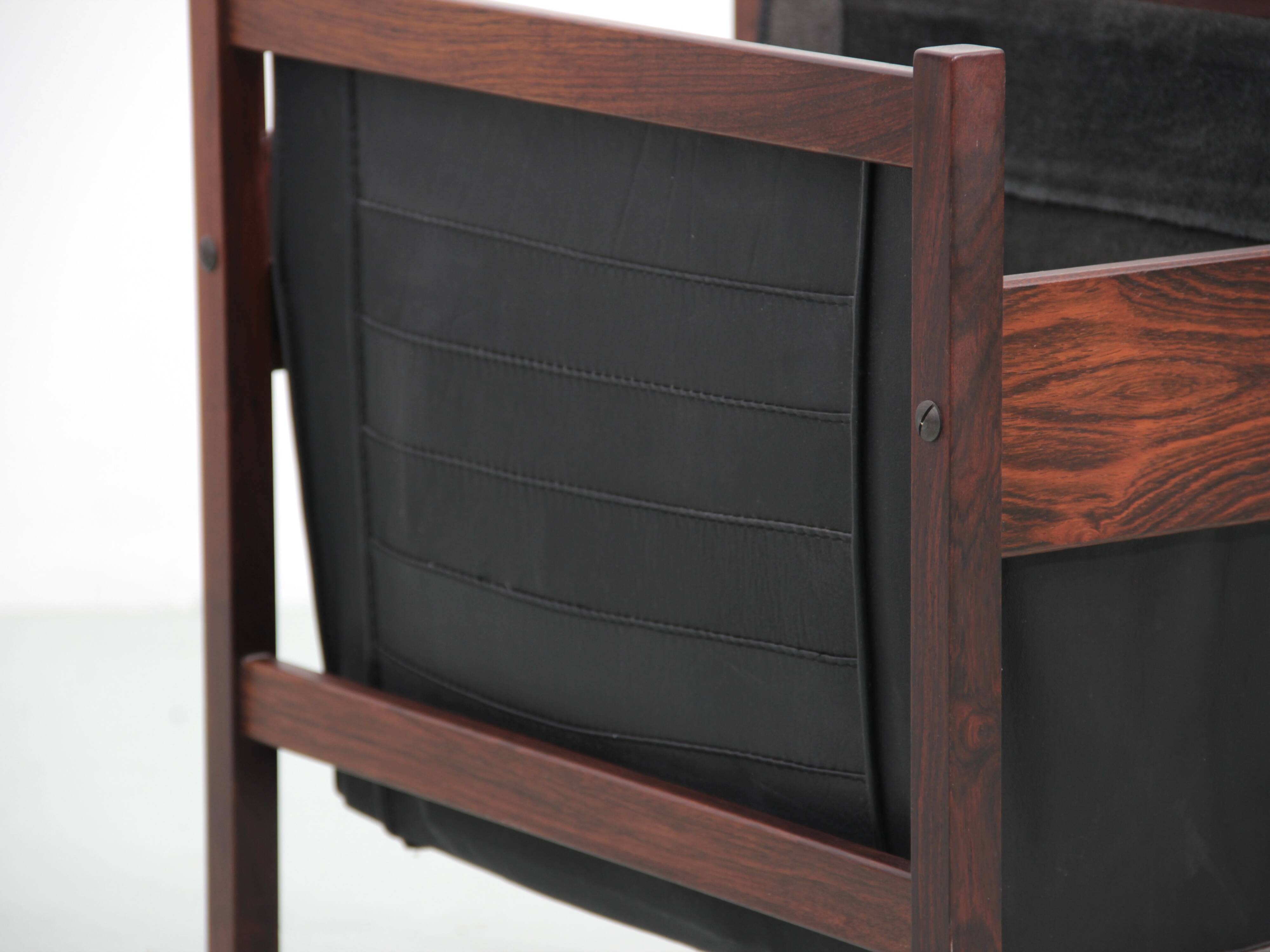 Scandinavian magazine rack in Rio rosewood and leather