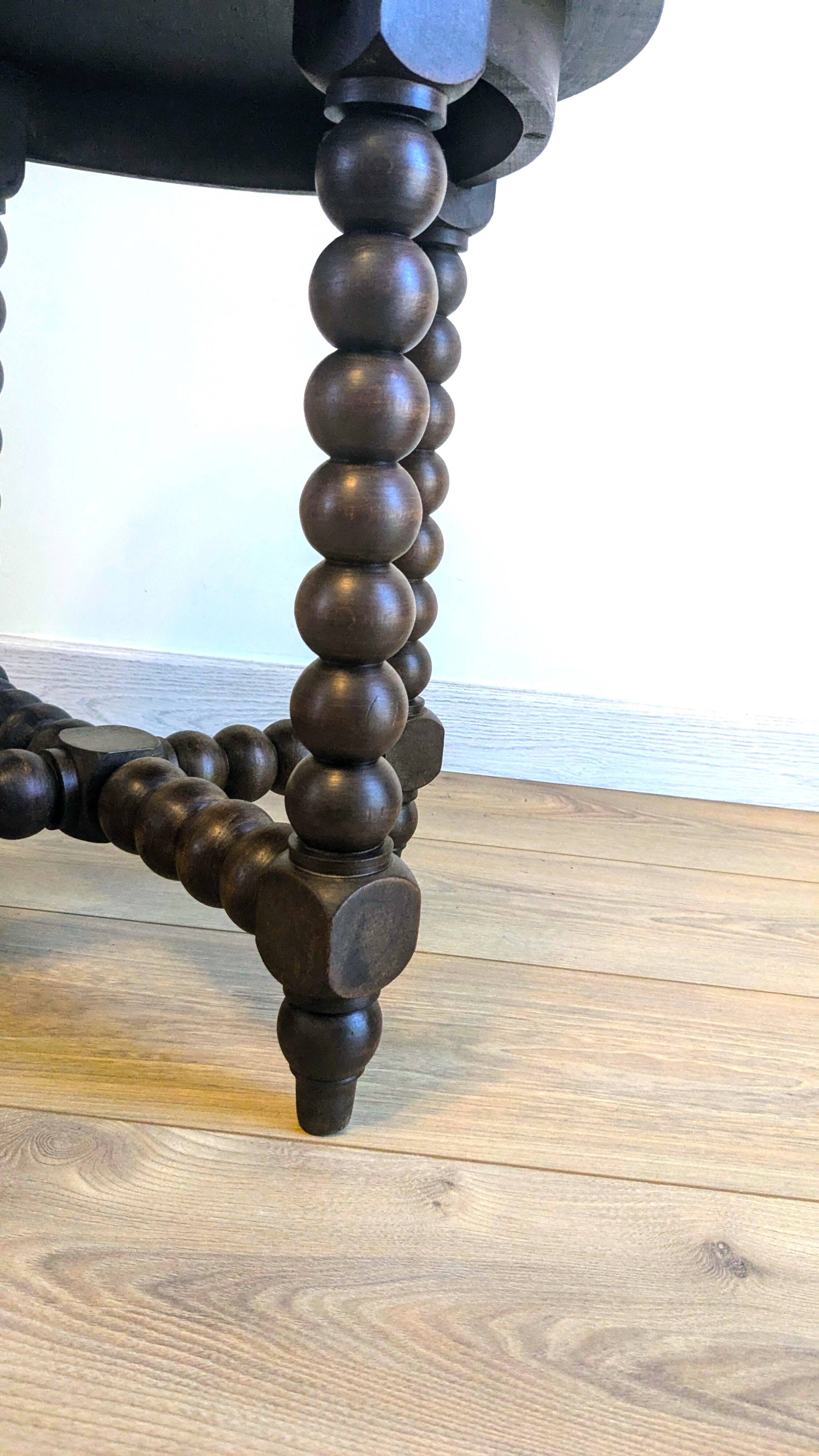 Antique side table with turned legs in solid wood, Louis XIII style