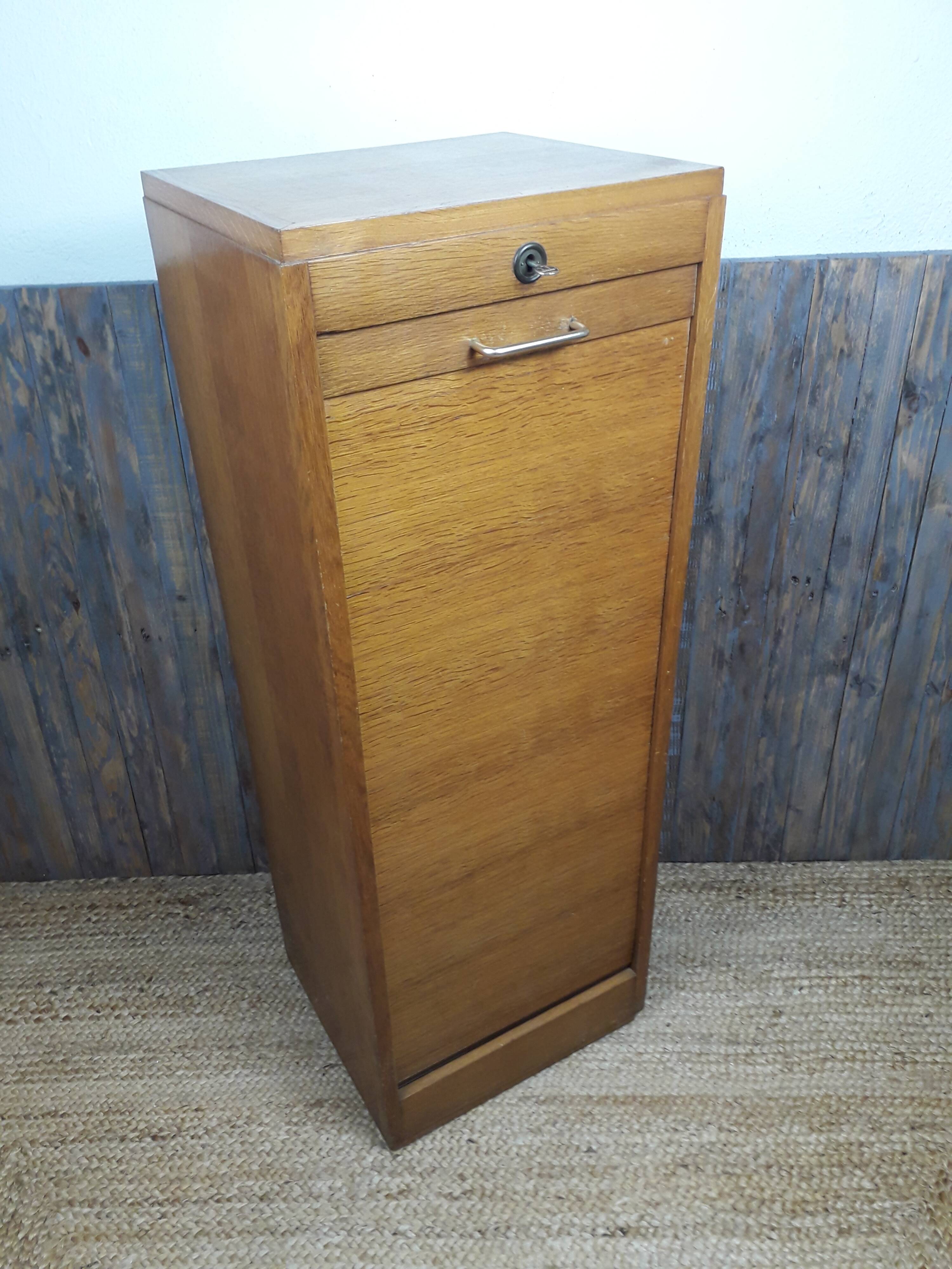Curtain filing cabinet