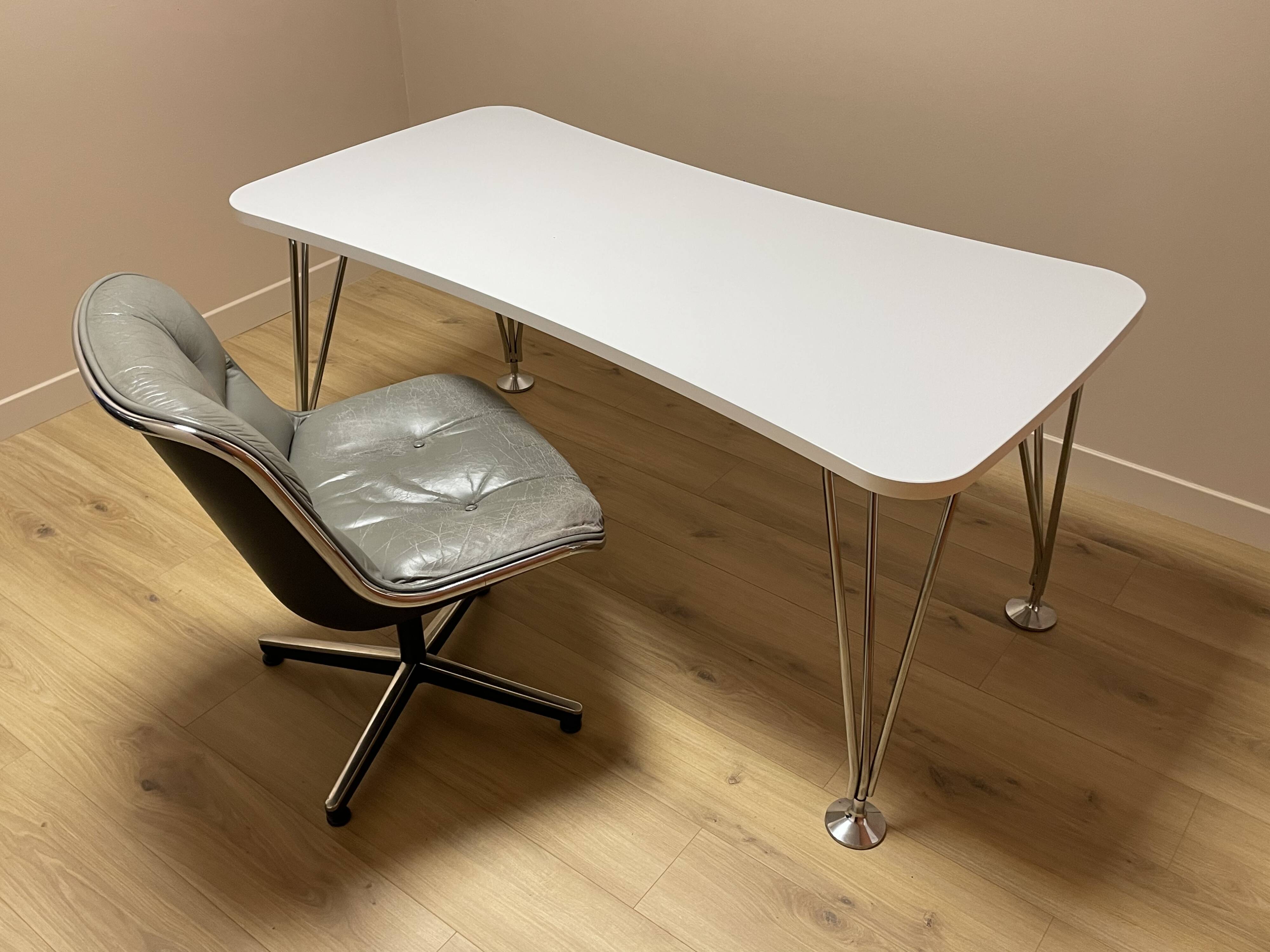 Spoon vintage office chair by Kartell