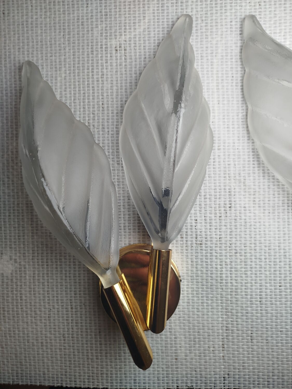 Pair of wall sconces with Italian leaf design in Barovier Murano style.