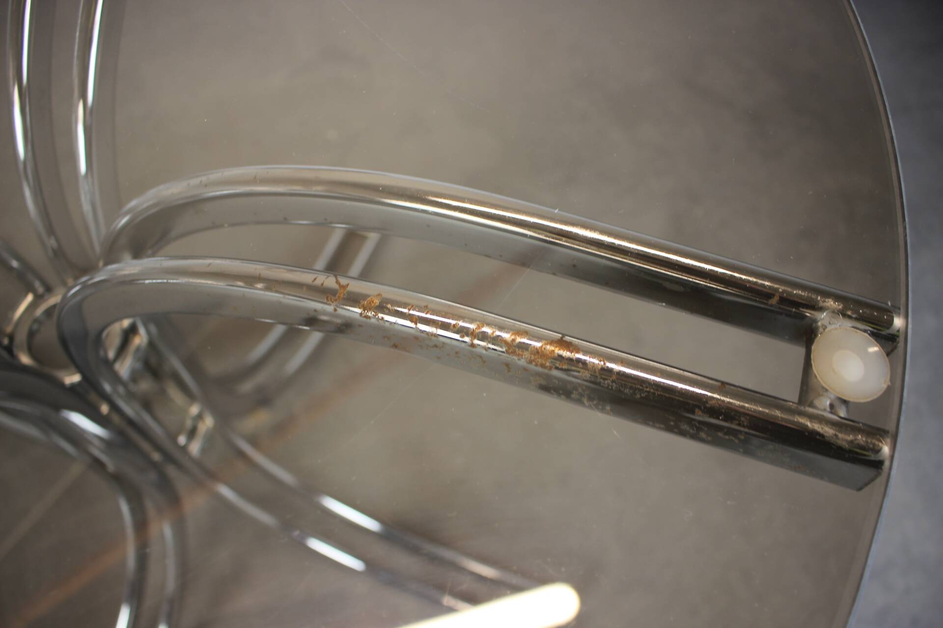 Round chrome and glass dining table / Italy, 1980s