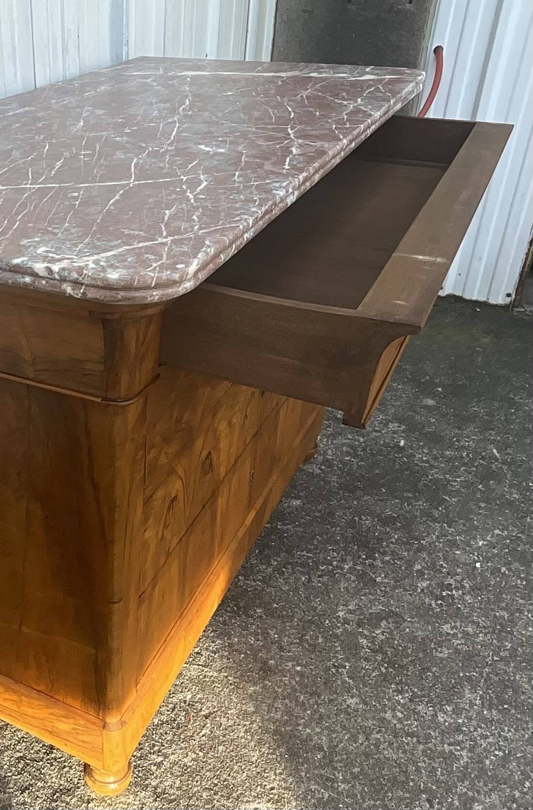 Louis-Philippe commode in walnut burl with pink marble – 19th century