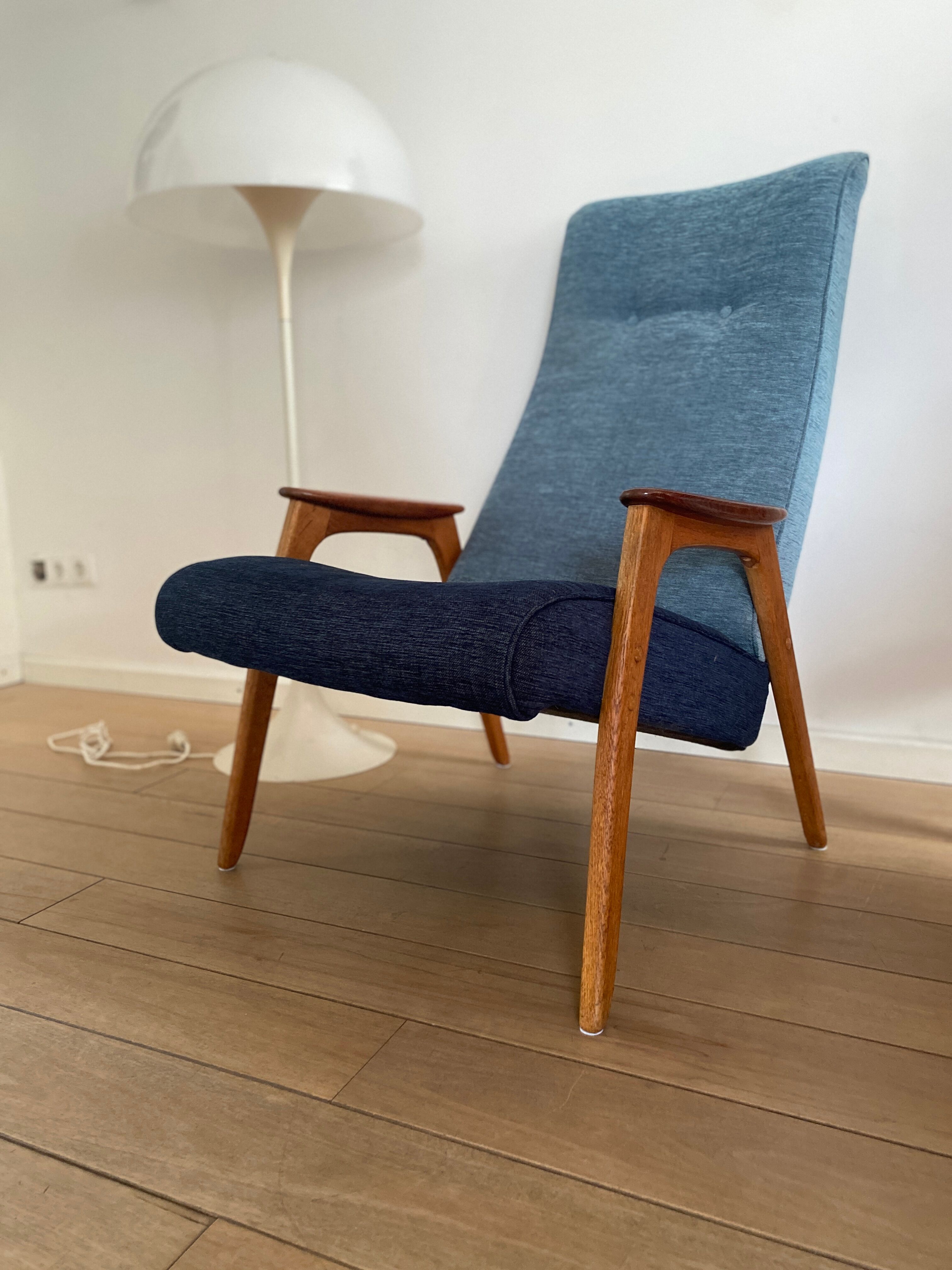 Vintage teak lounge chair