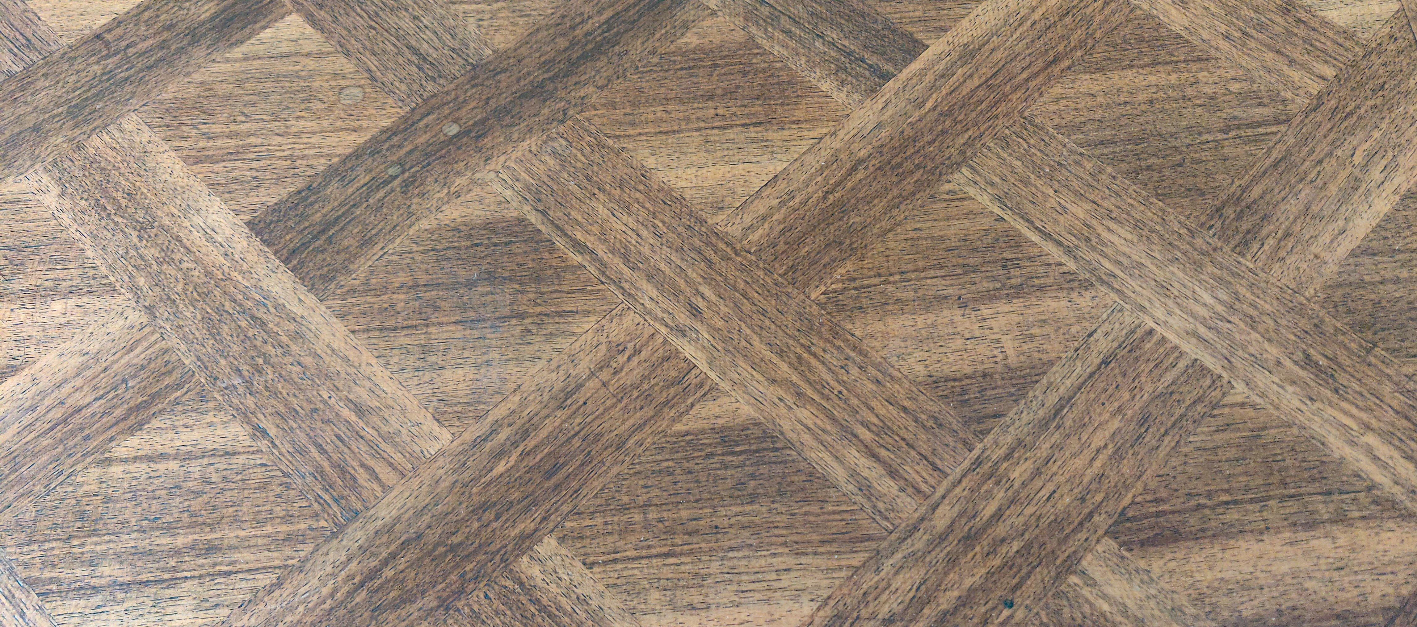 Table Louis XV floored 4/6 people