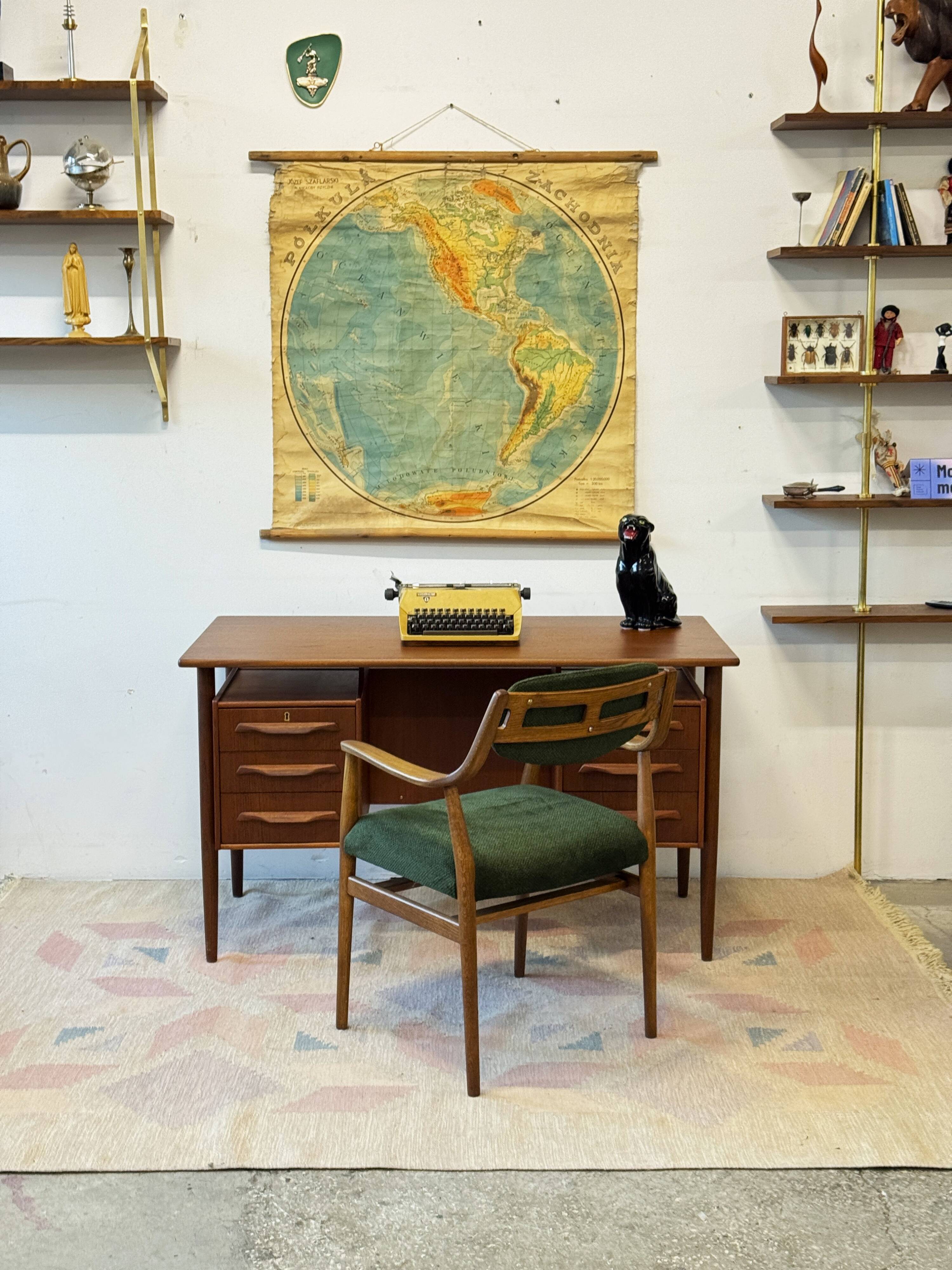 Bureau en teck autoportant, Danemark années 1960/1970, style vintage, design moderne du milieu du XXe siècle