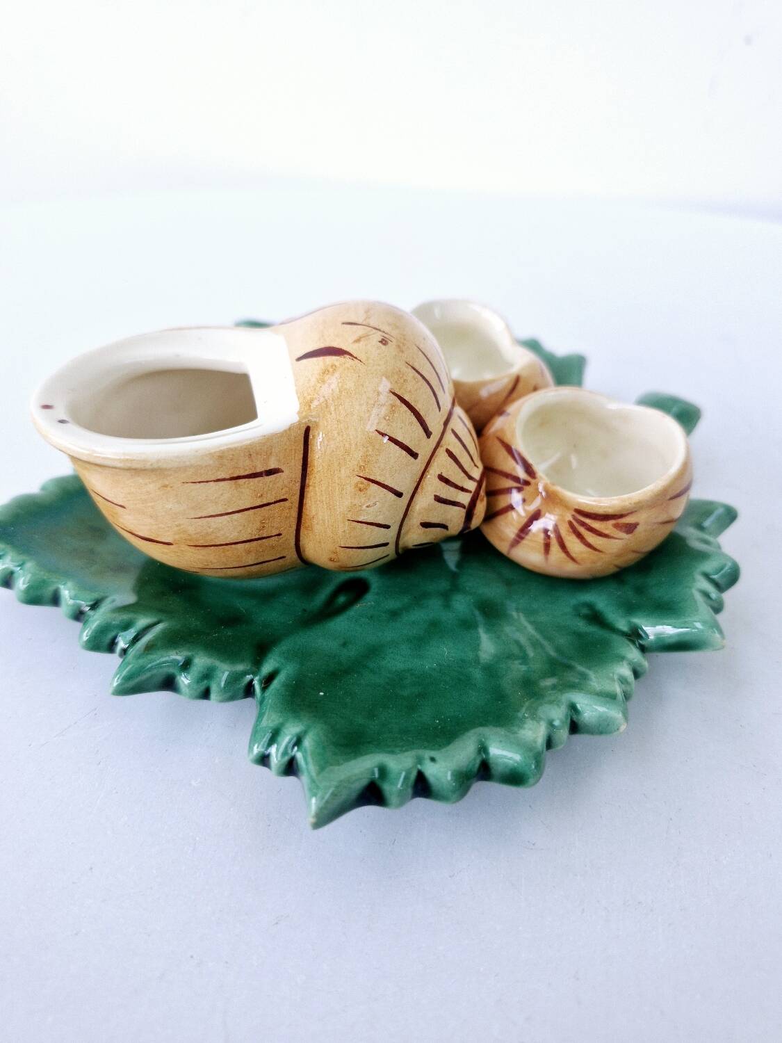 Servant Salt Pepper Mustard Ceramic DLG Vallauris Barbotine Escargot Leaf