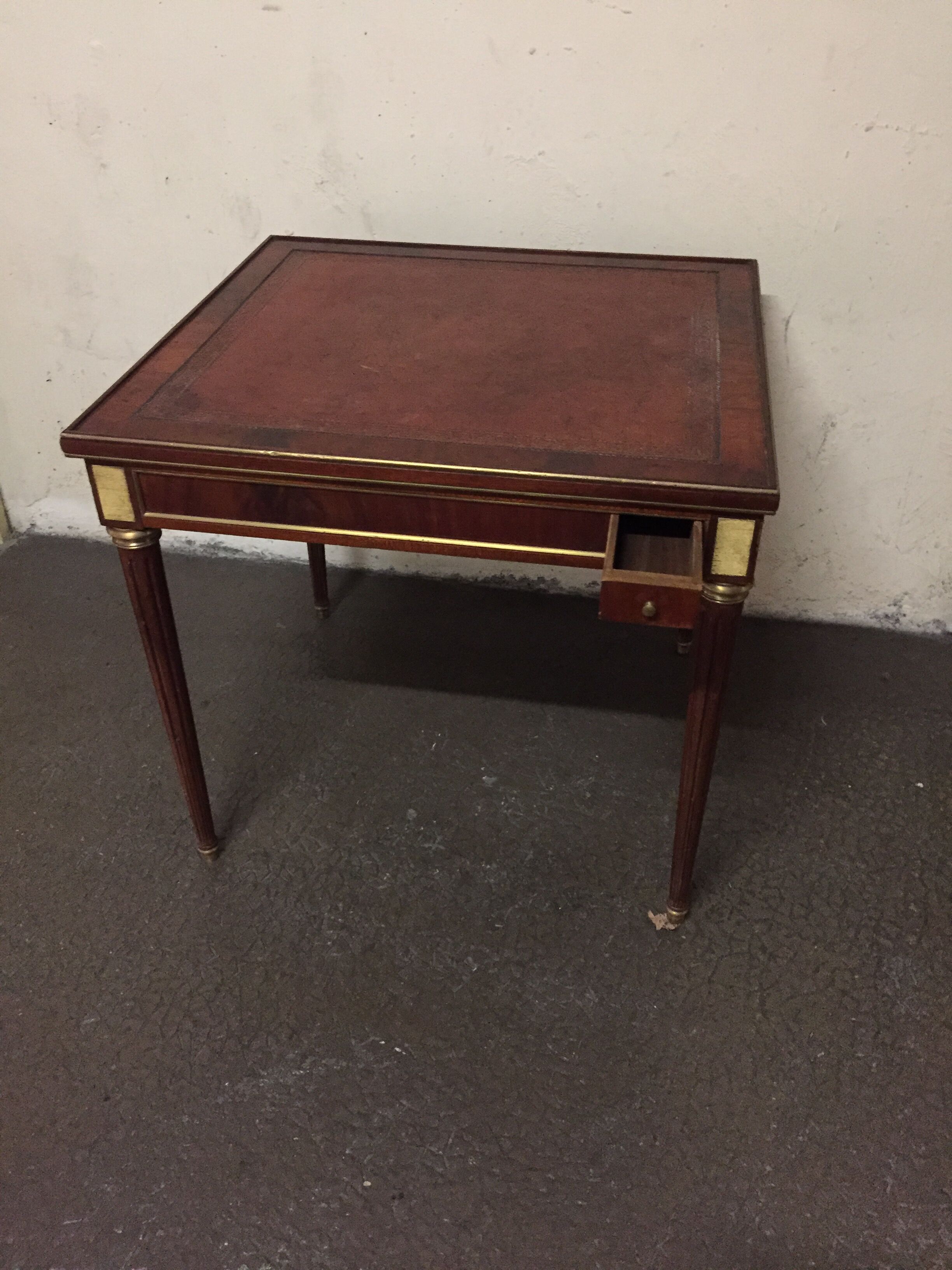 Table for game Louis XVl