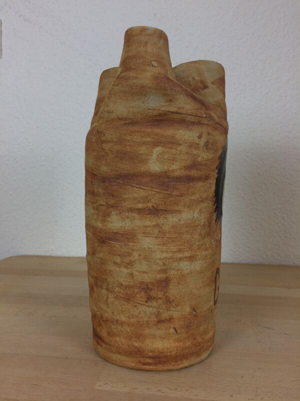 Pichet brutaliste en grès, décor fleur Poterie de la Colombe Vallauris