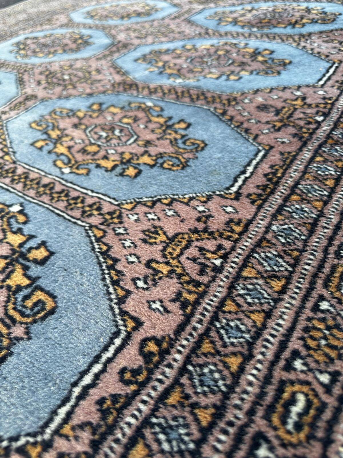Handmade Pakistani rug 130cm x 165cm