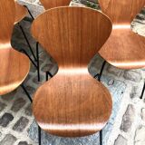5 Arne Jacobsen chairs