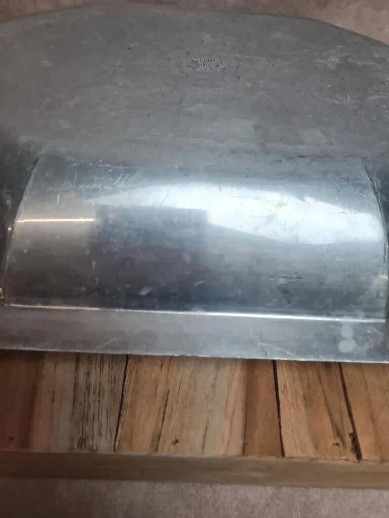 Vintage hammered aluminium tray with wooden handles – Art Deco / modernist style