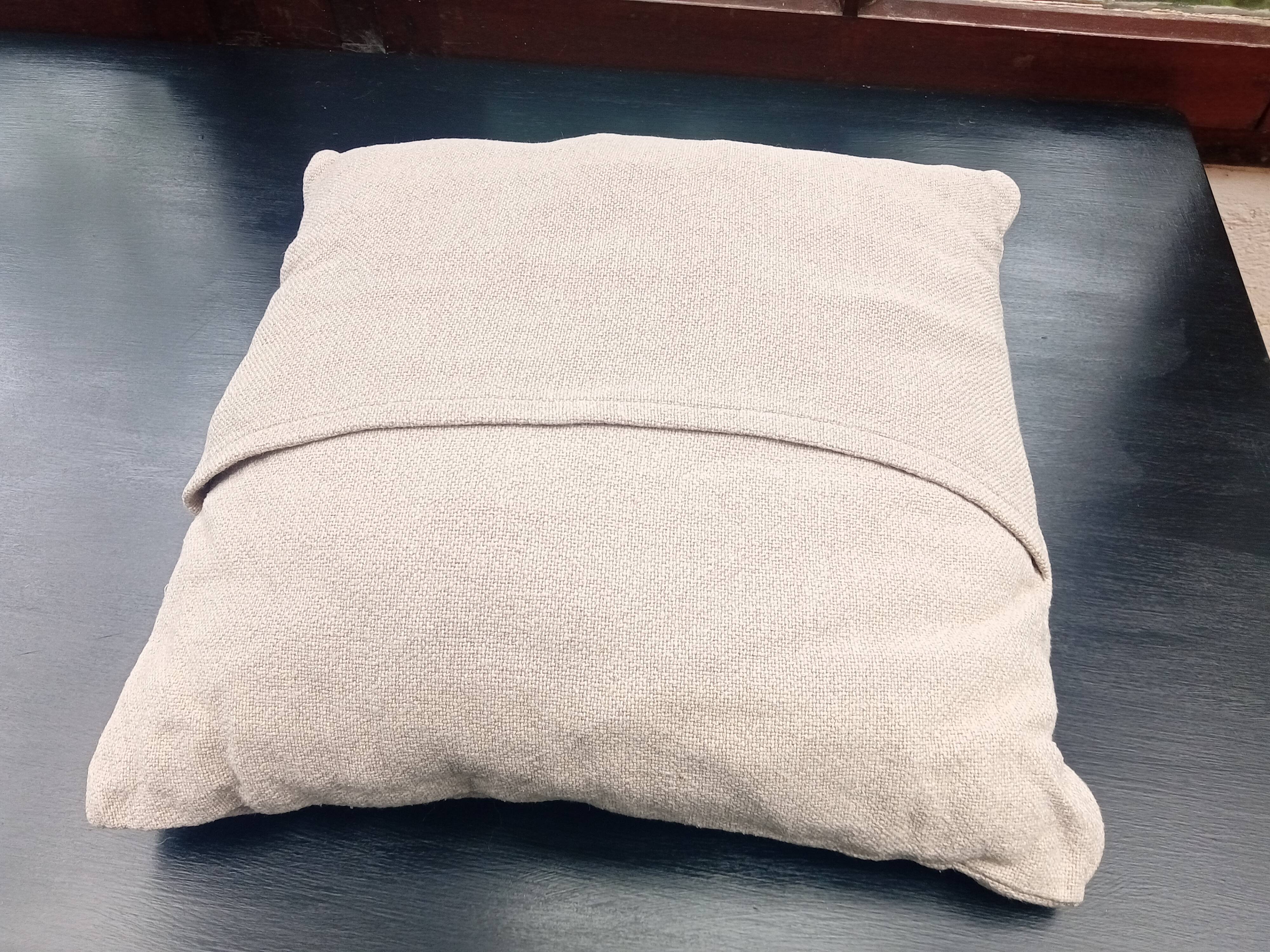 Lace cushion / Monogram