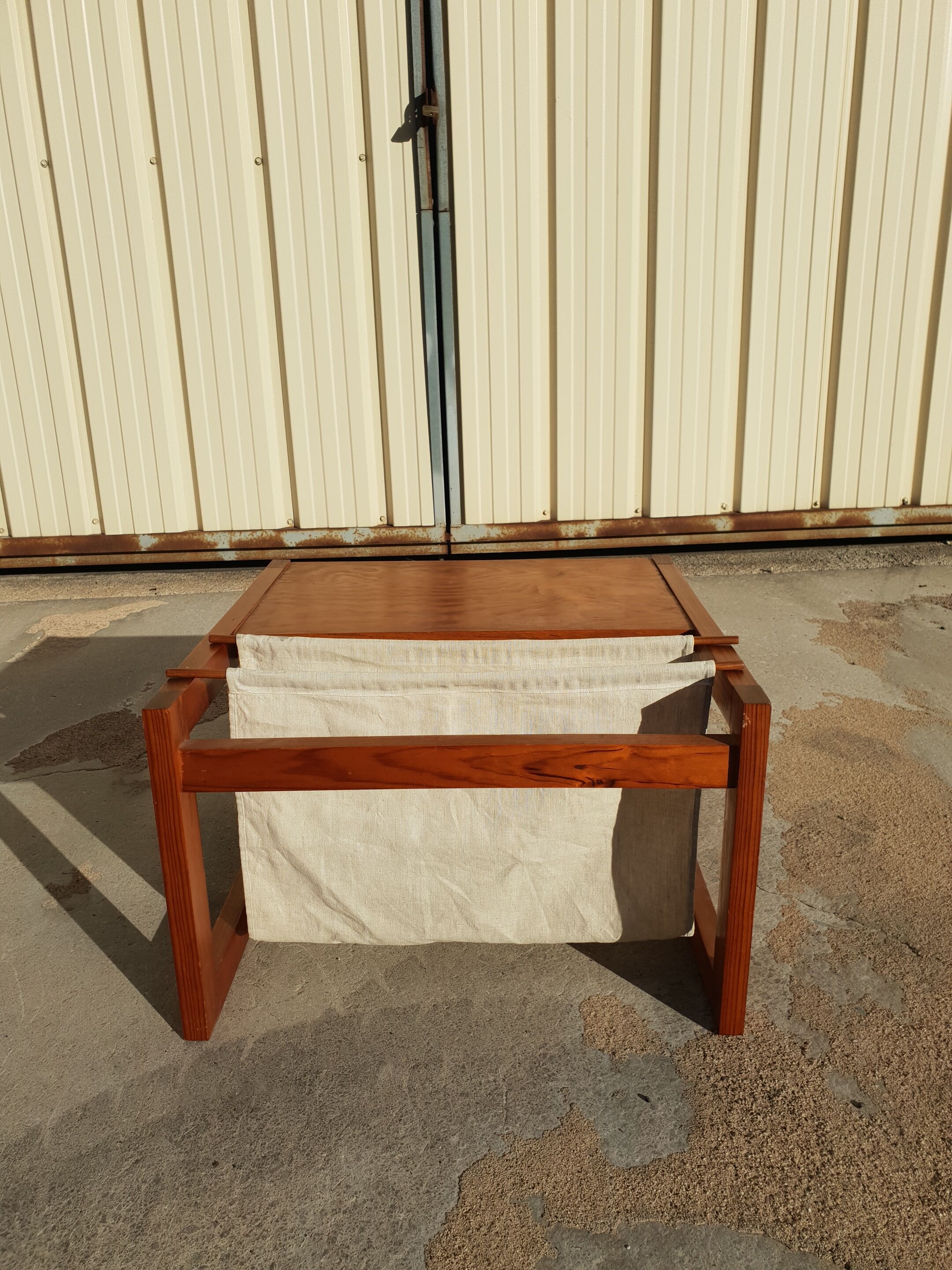 Table basse porte revues scandinave
