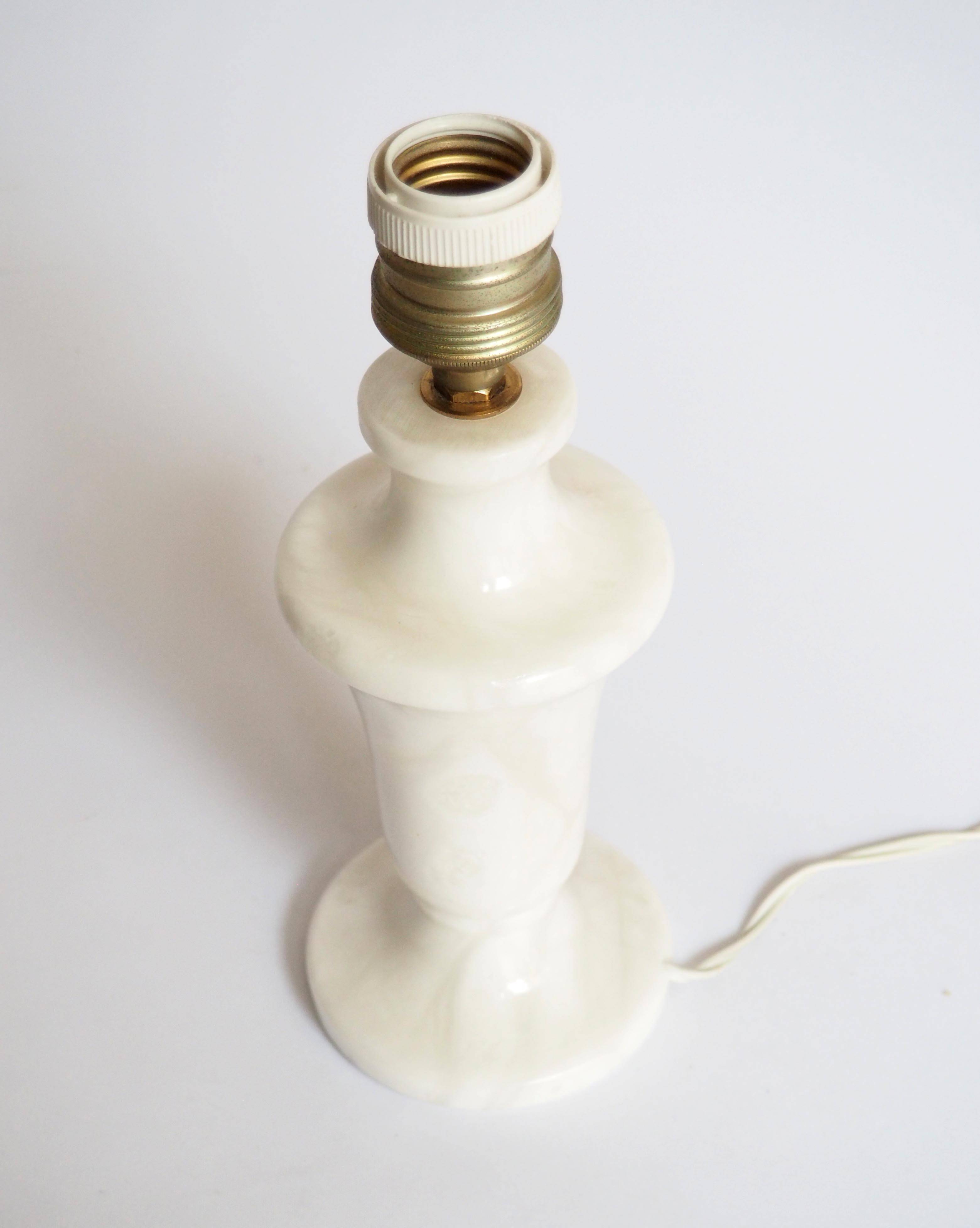White alabaster lamp base