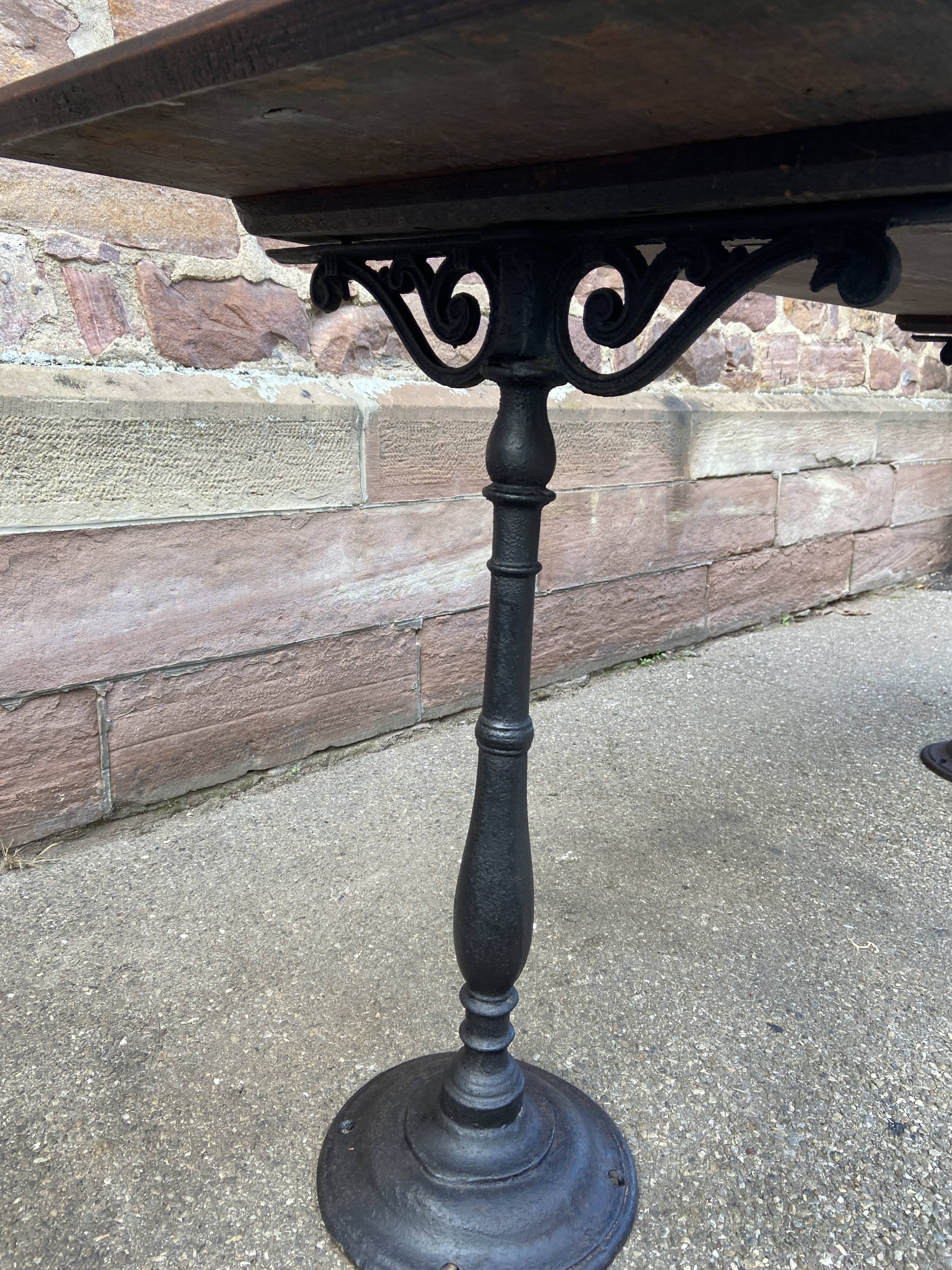 Café table bistro vintage brasserie 1890-1910 cast iron & fir