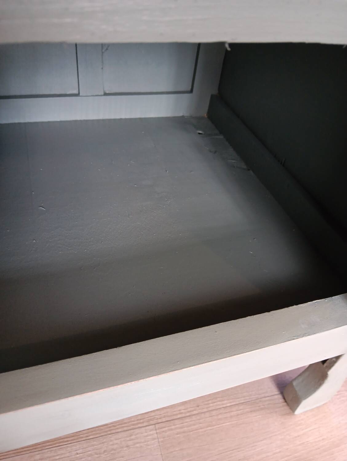 Green Parisian buffet