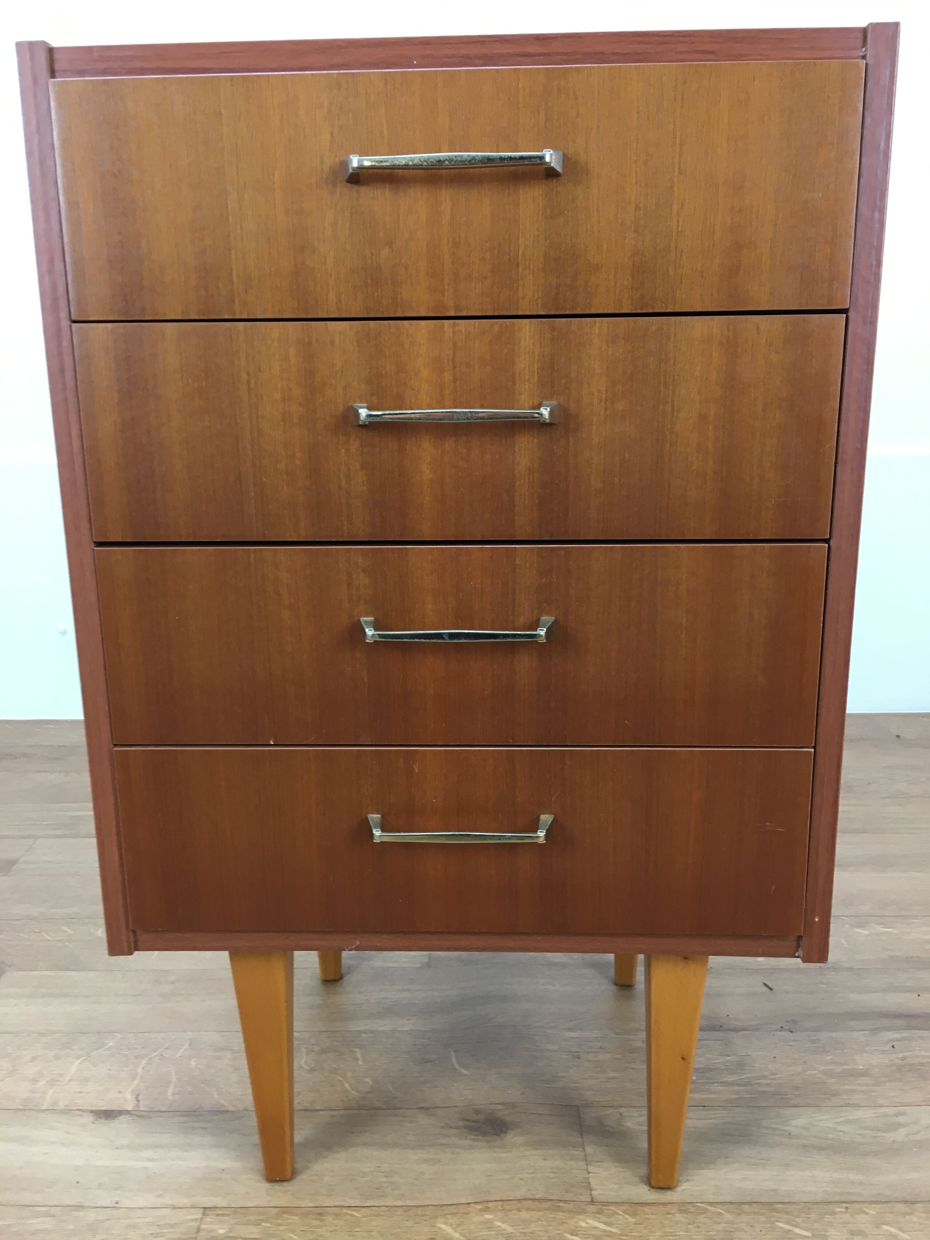 Scandinavian clothing dresser 4 drawers