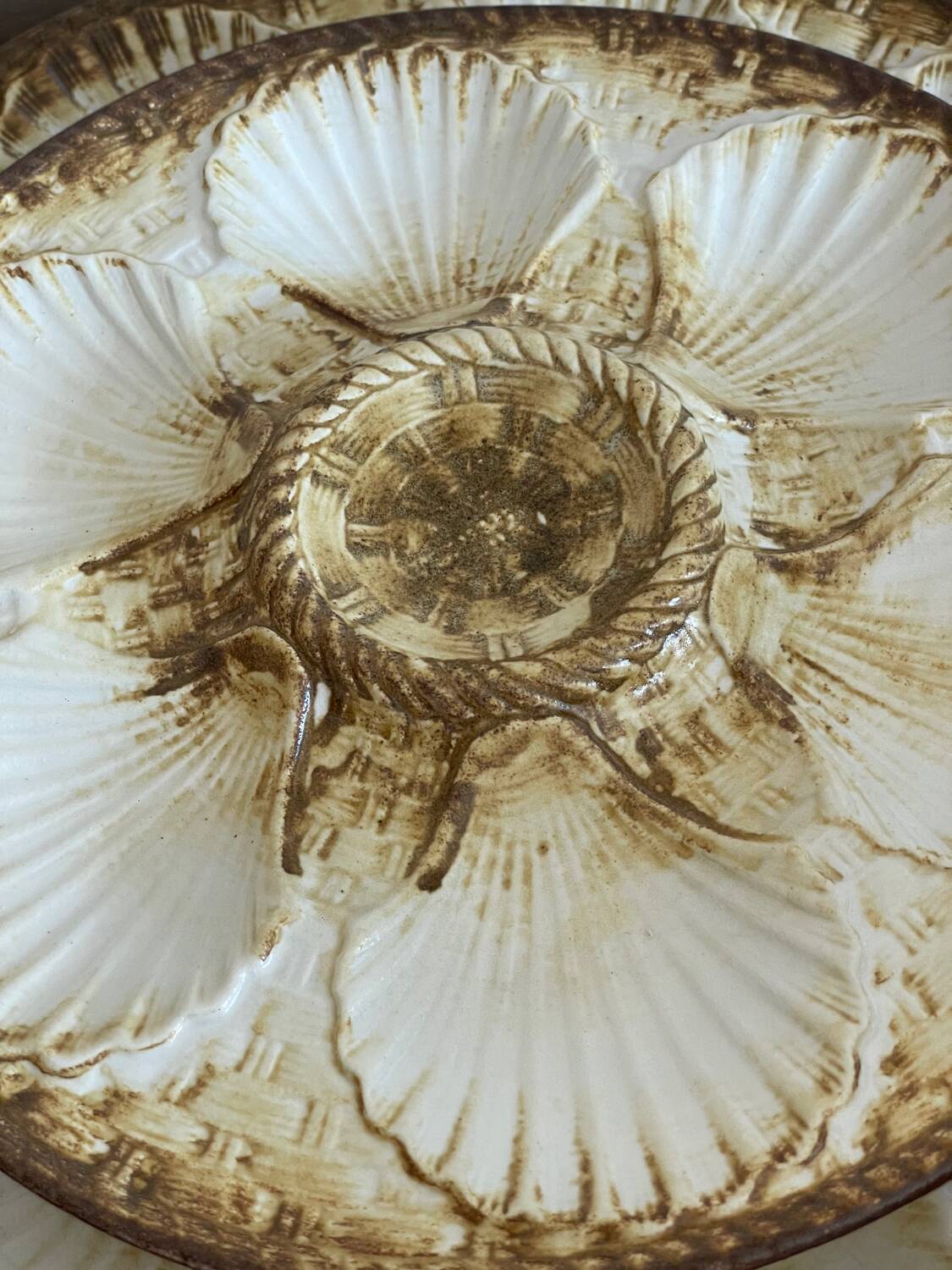 Longchamp Oyster Service