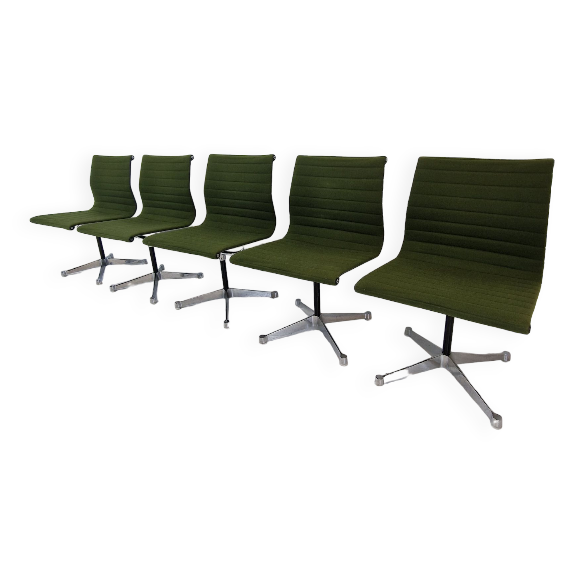 Set of 5 Model EA 105 Chairs by Eames for Herman Miller, 1970's