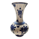 Vase signed Delft Blue in porcelain