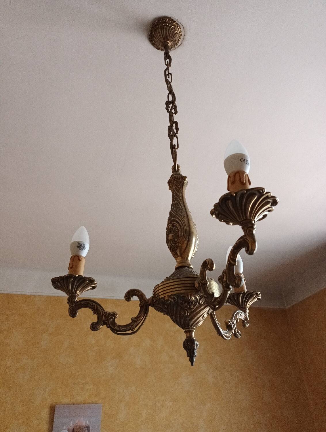 Three-branch bronze chandelier
