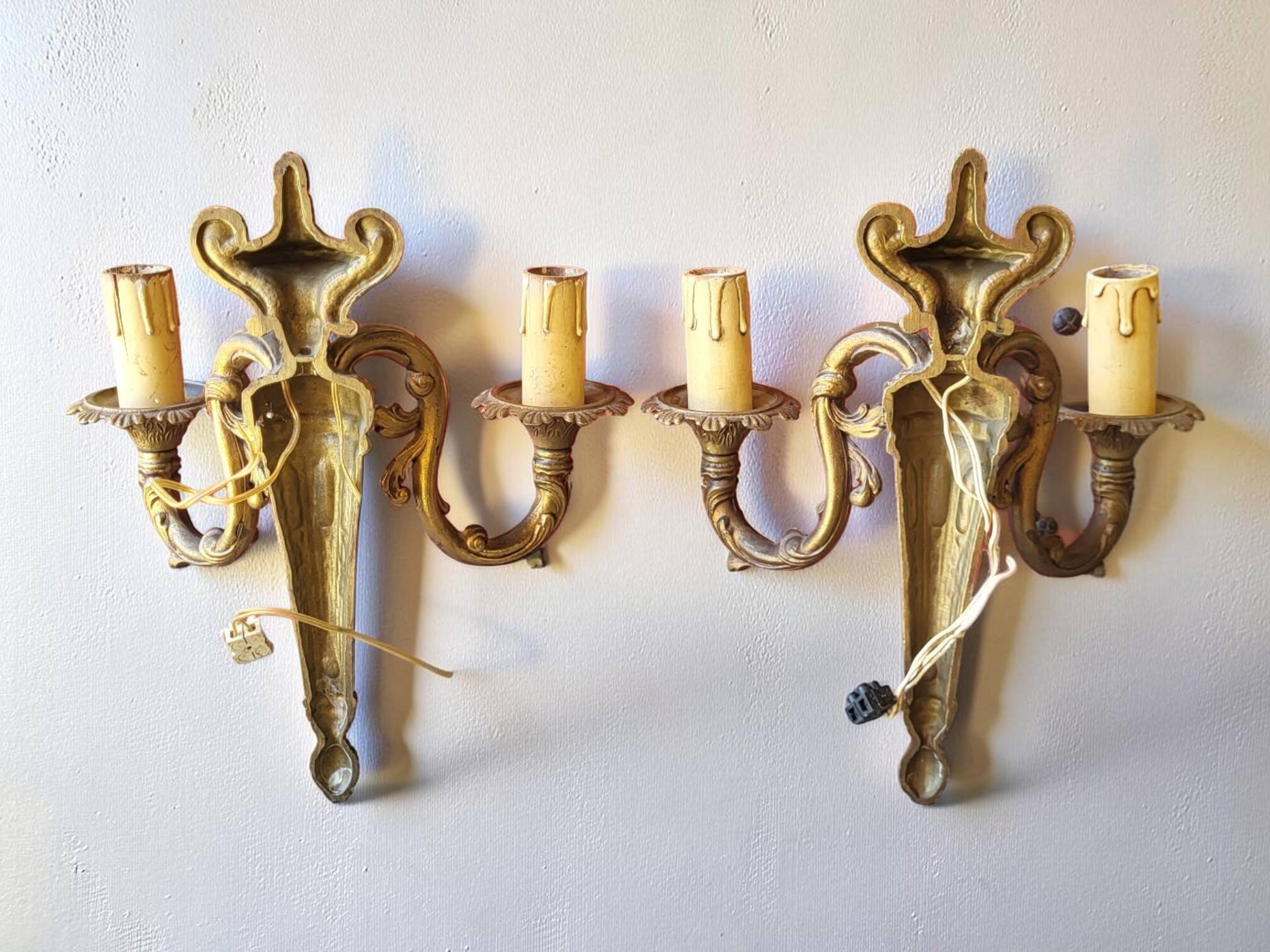 Paire d'appliques en bronze Louis XVI