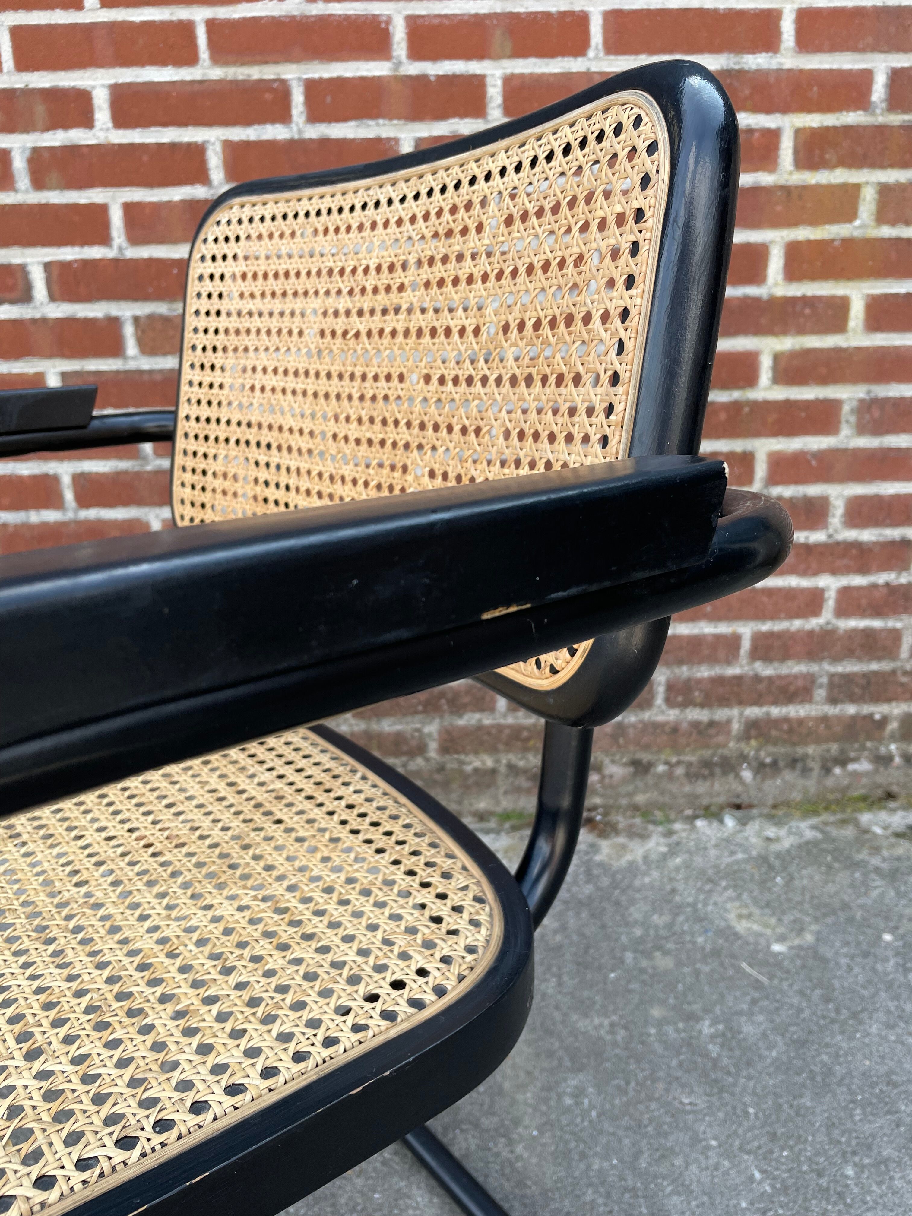 Cesca chair B64 with armrests by Marcel Breuer Design in black