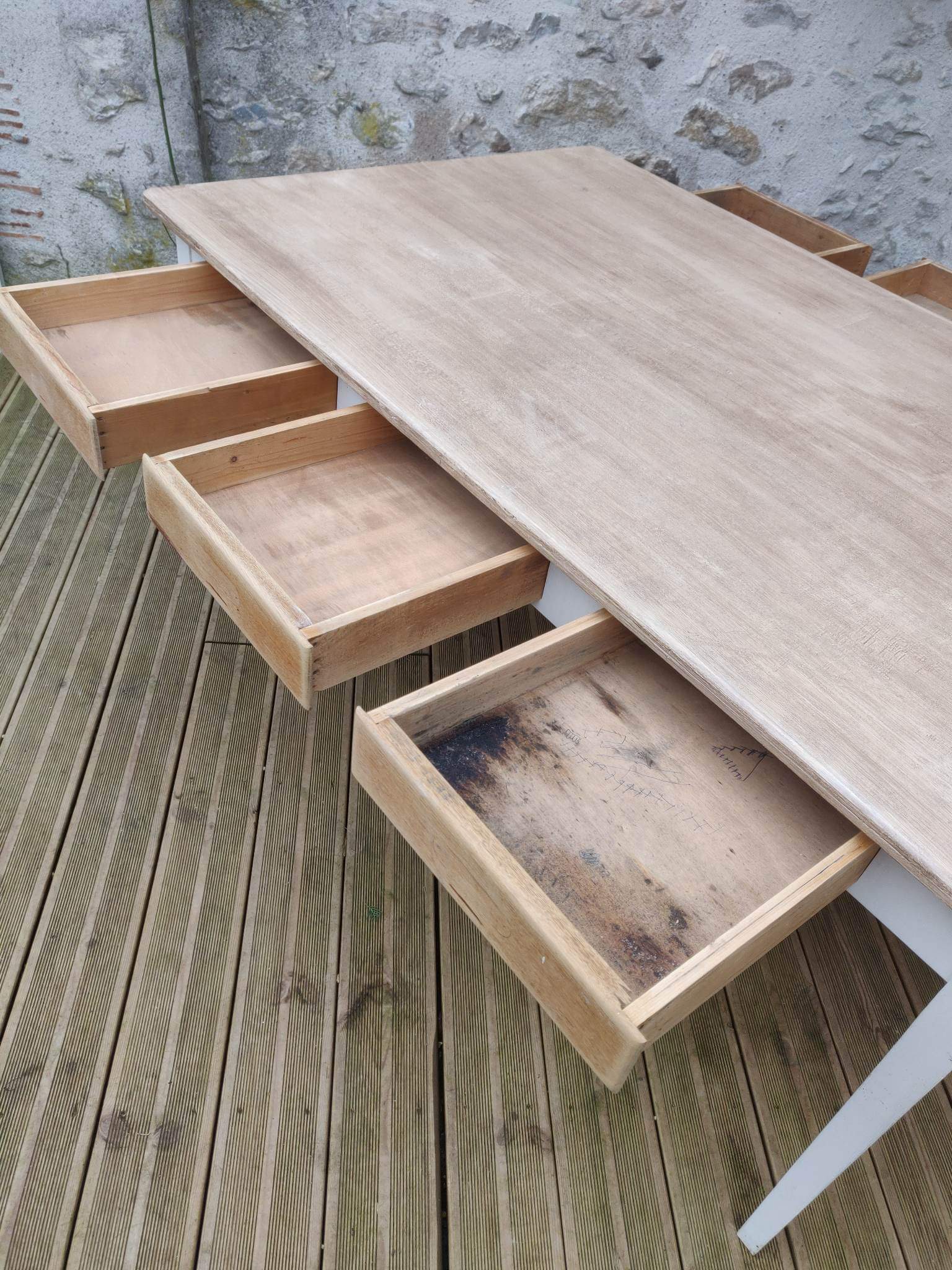 Table 6 wooden drawers