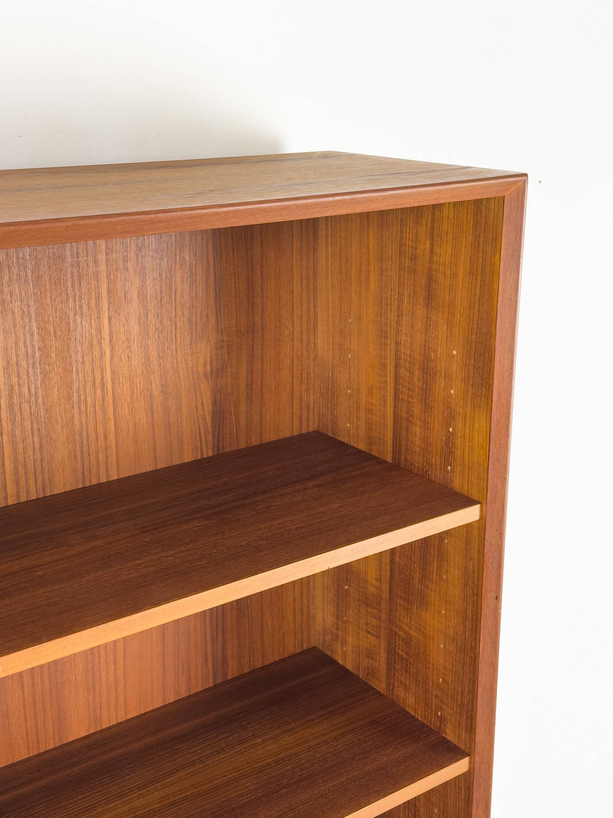 Buffet en teck avec étagère par Brouer Møbler, années 1960.