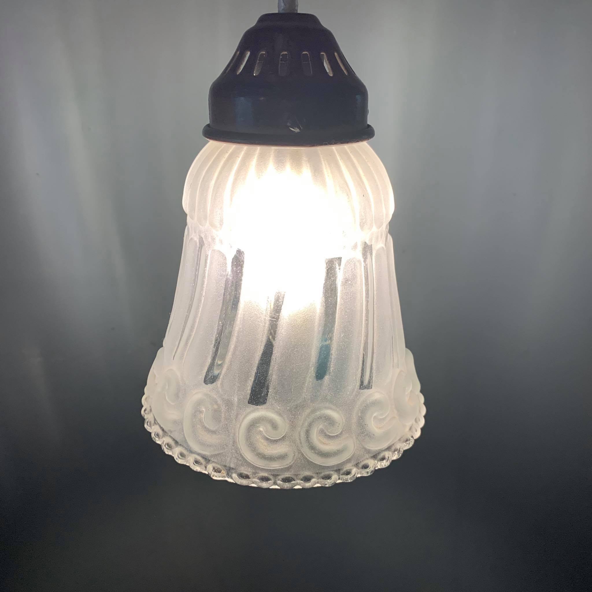 Frosted pressed molded glass suspension
