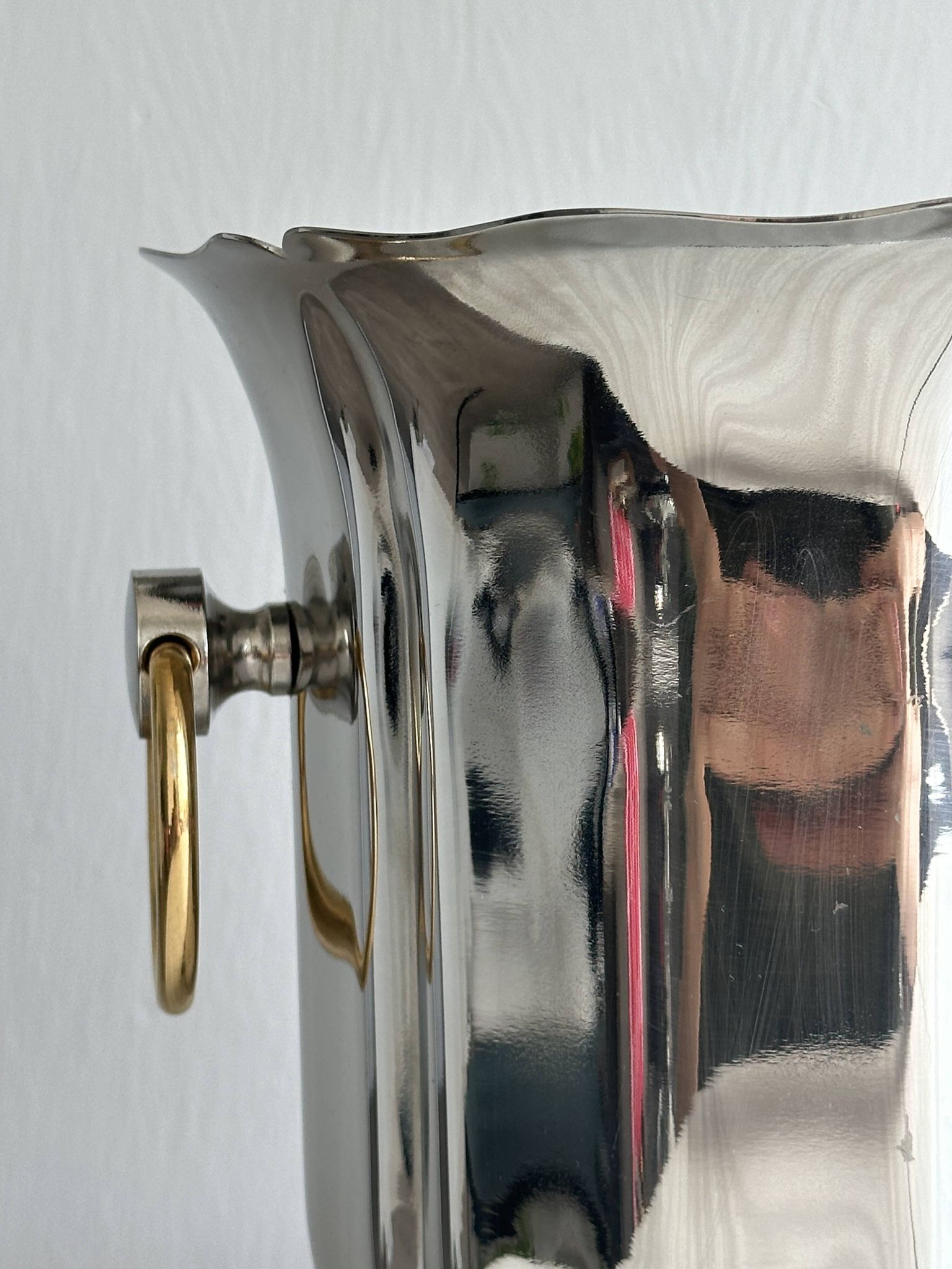 Champagne bucket in silver metal, gold handles, Guy Degrenne.