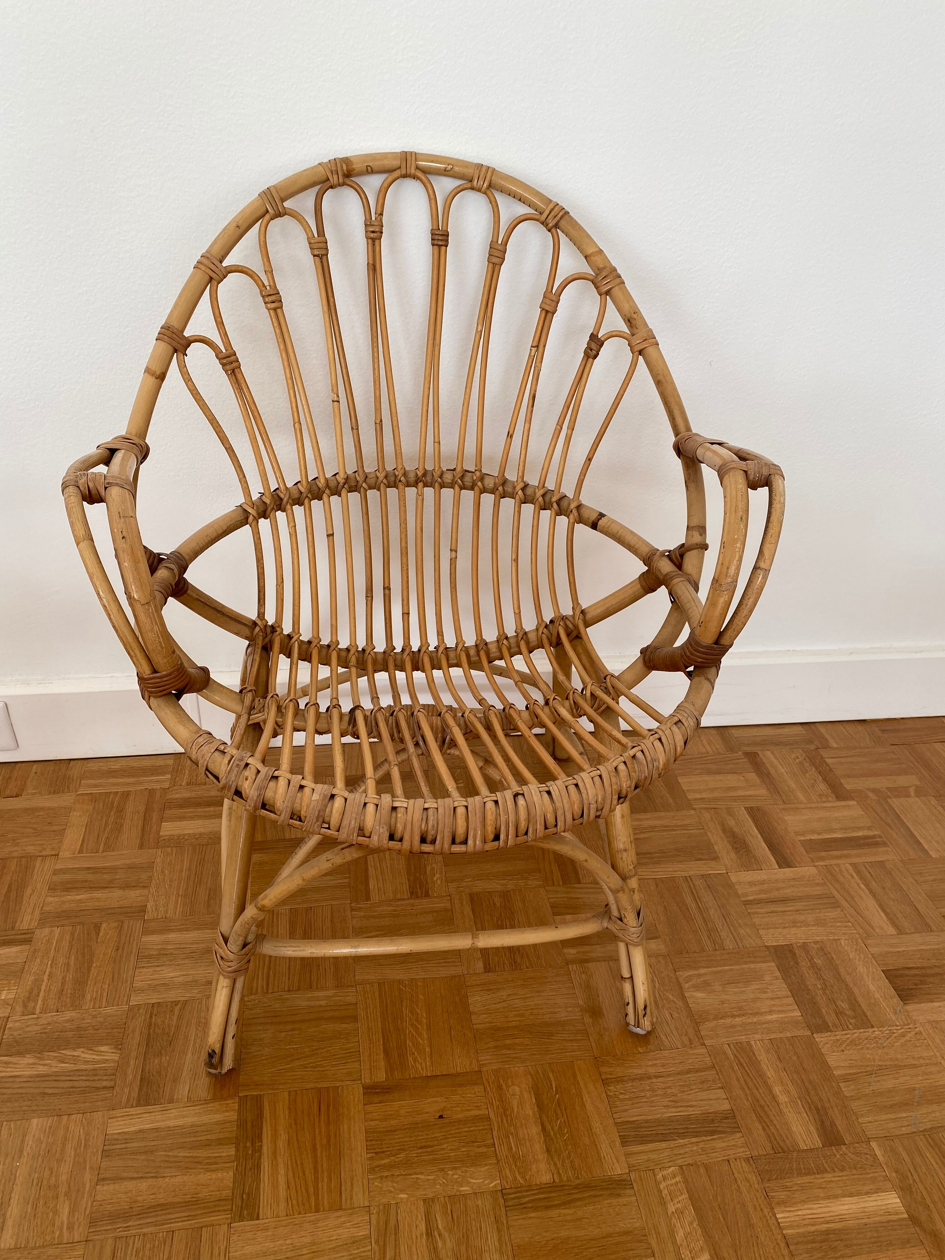 Armchair basket in vintage rattan 60's