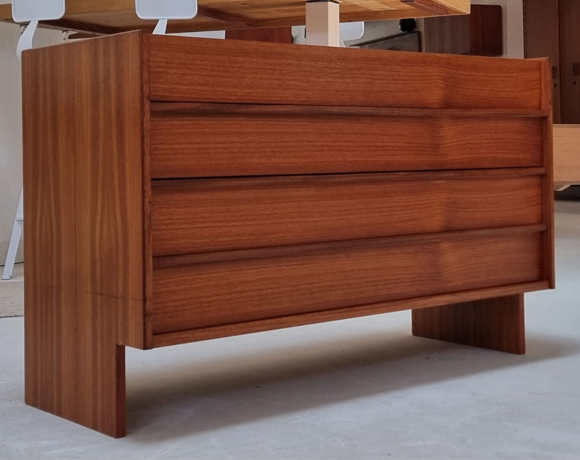 Mid-century chest of drawers
