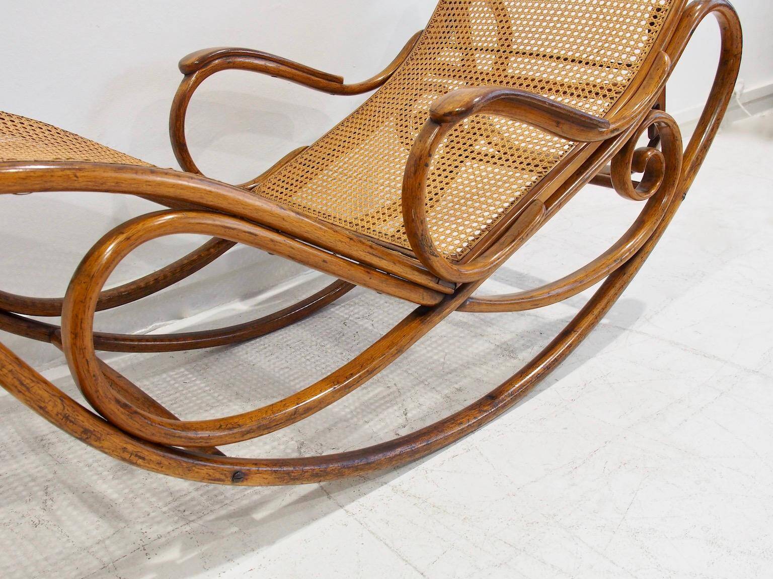 Thonet rocking chair, model 7500