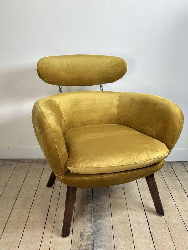 Fauteuil en velours jaune moutarde années 2010