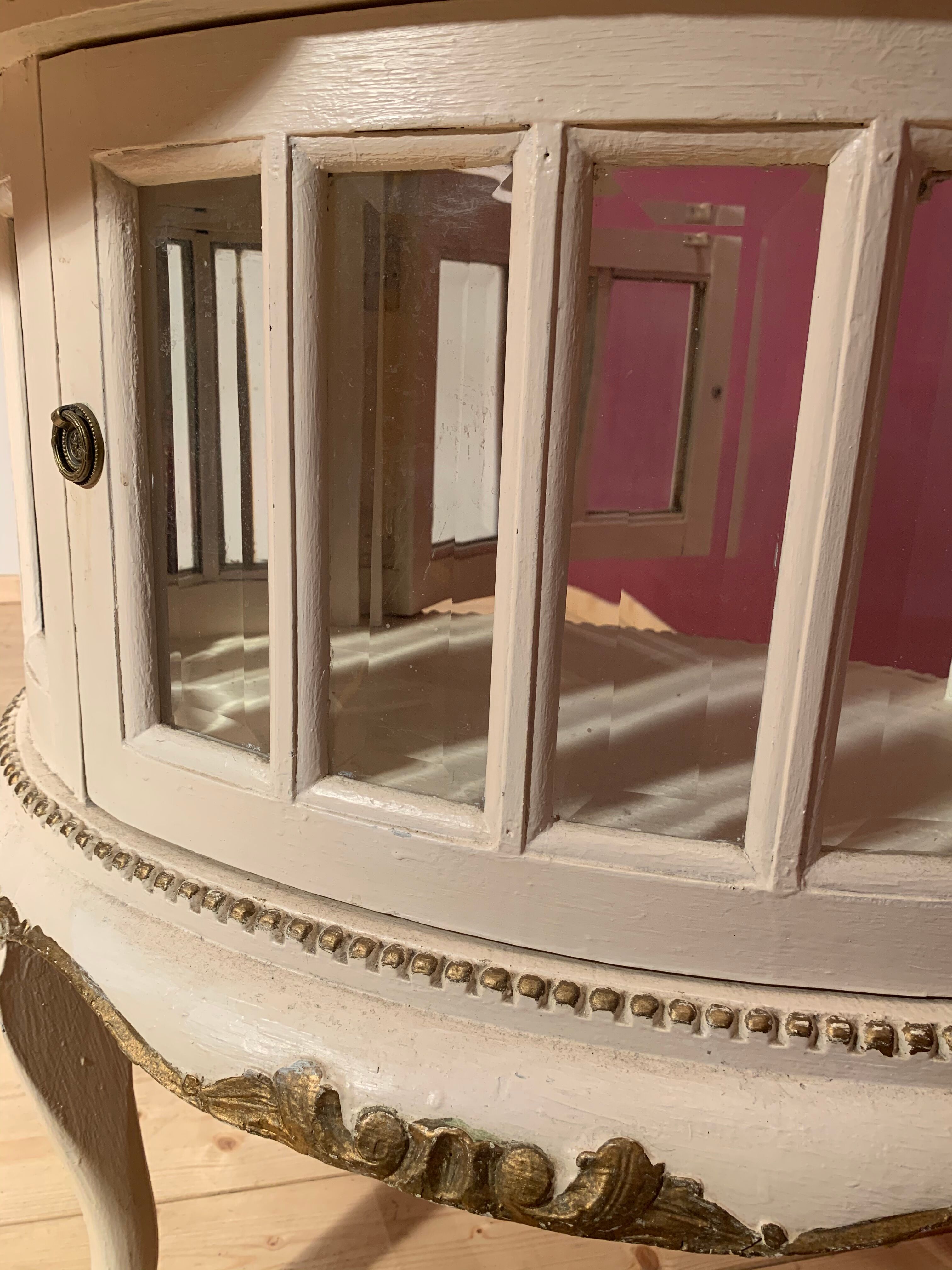 Furniture bar / tea table