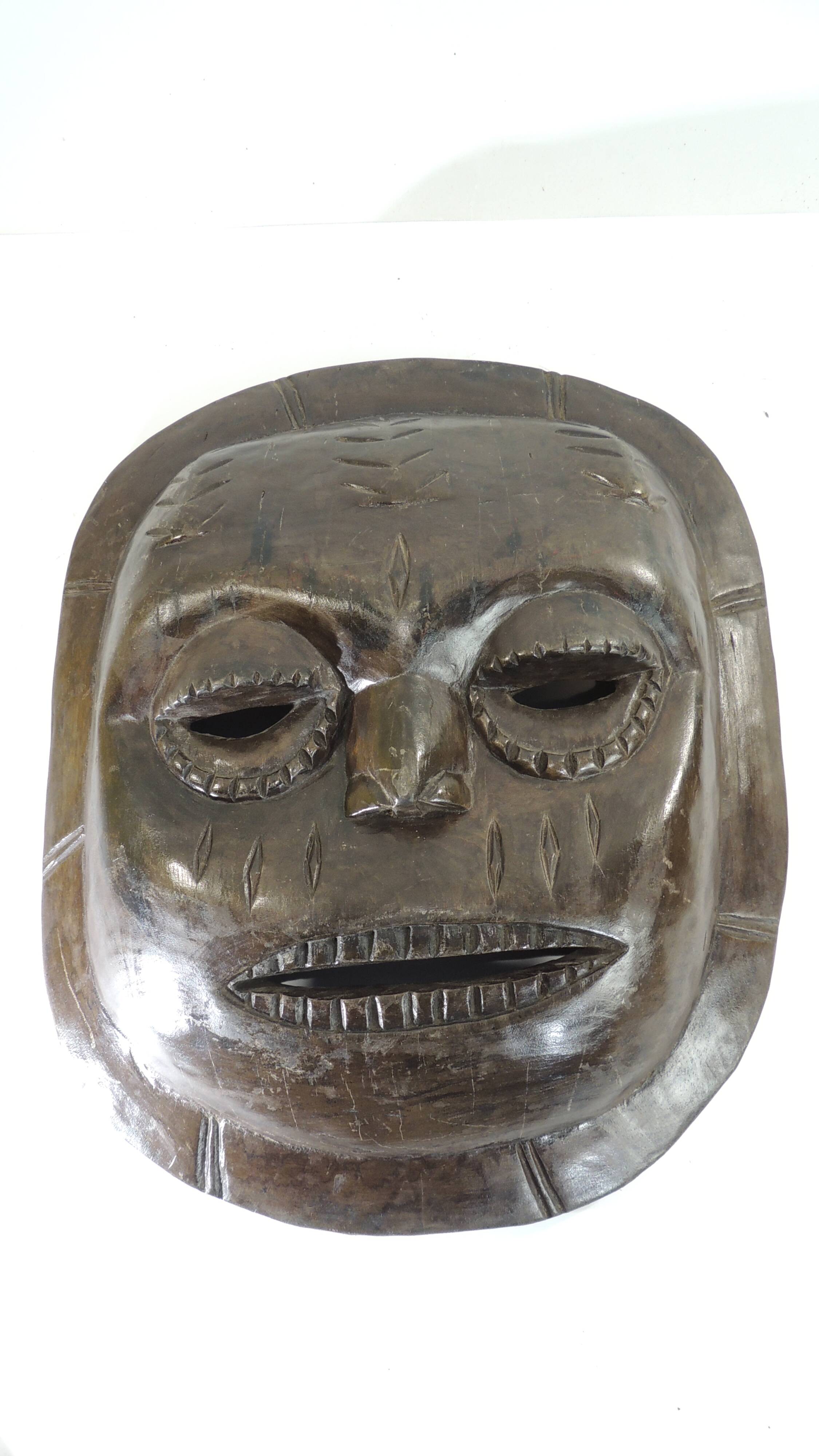 Anthropomorphic face mask/ivory coast/vintage