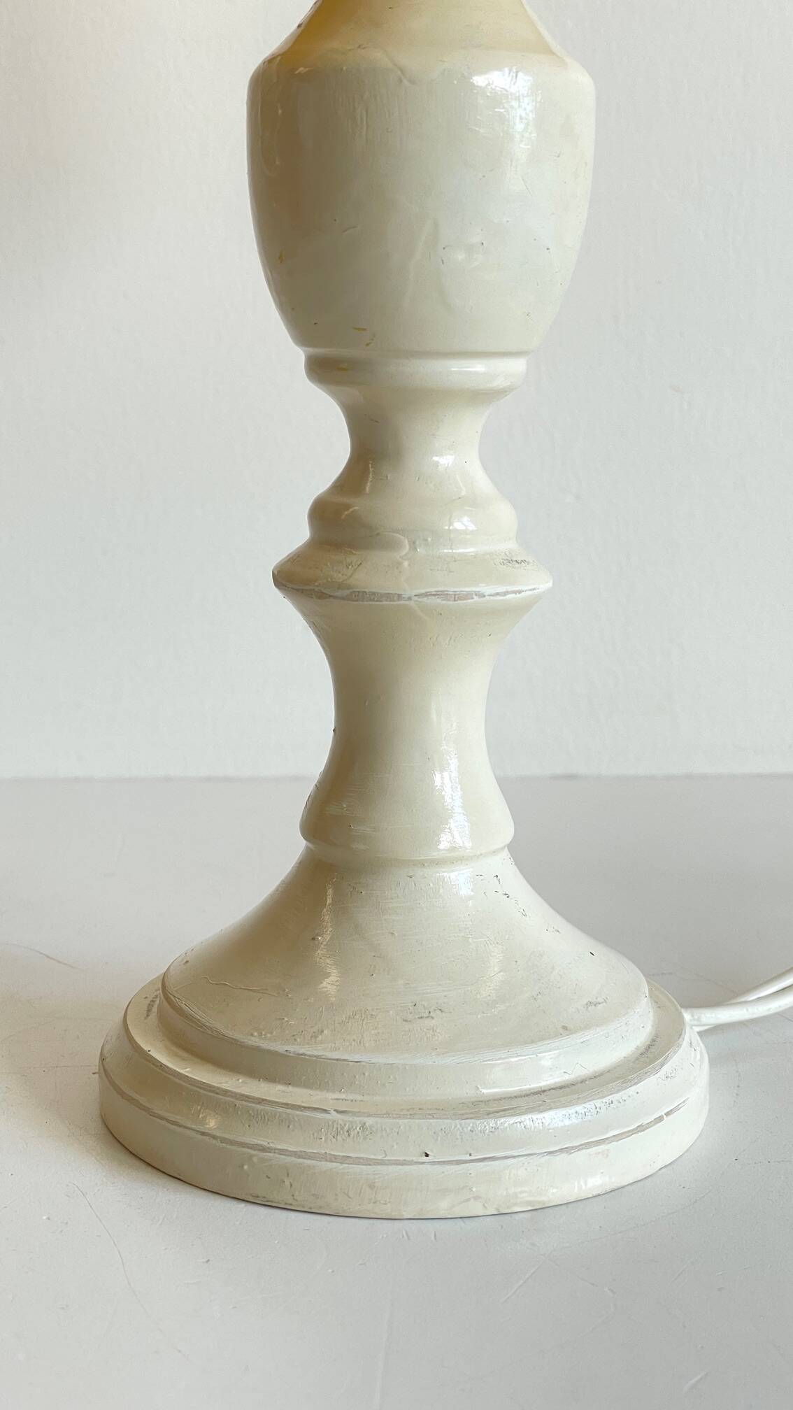 Vintage White-Cream Lacquered WOOD LAMP