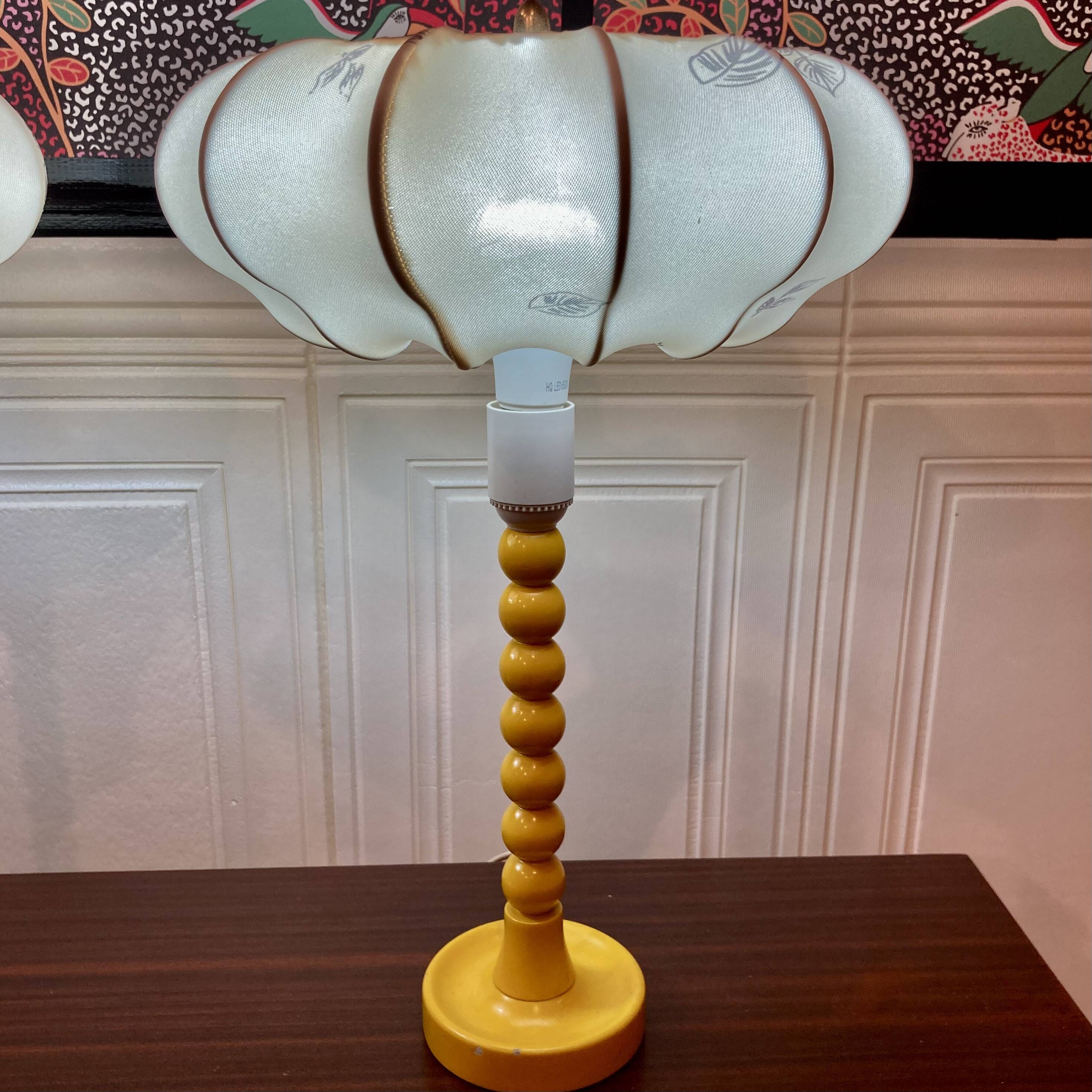 Paire de grandes lampes design 1960.