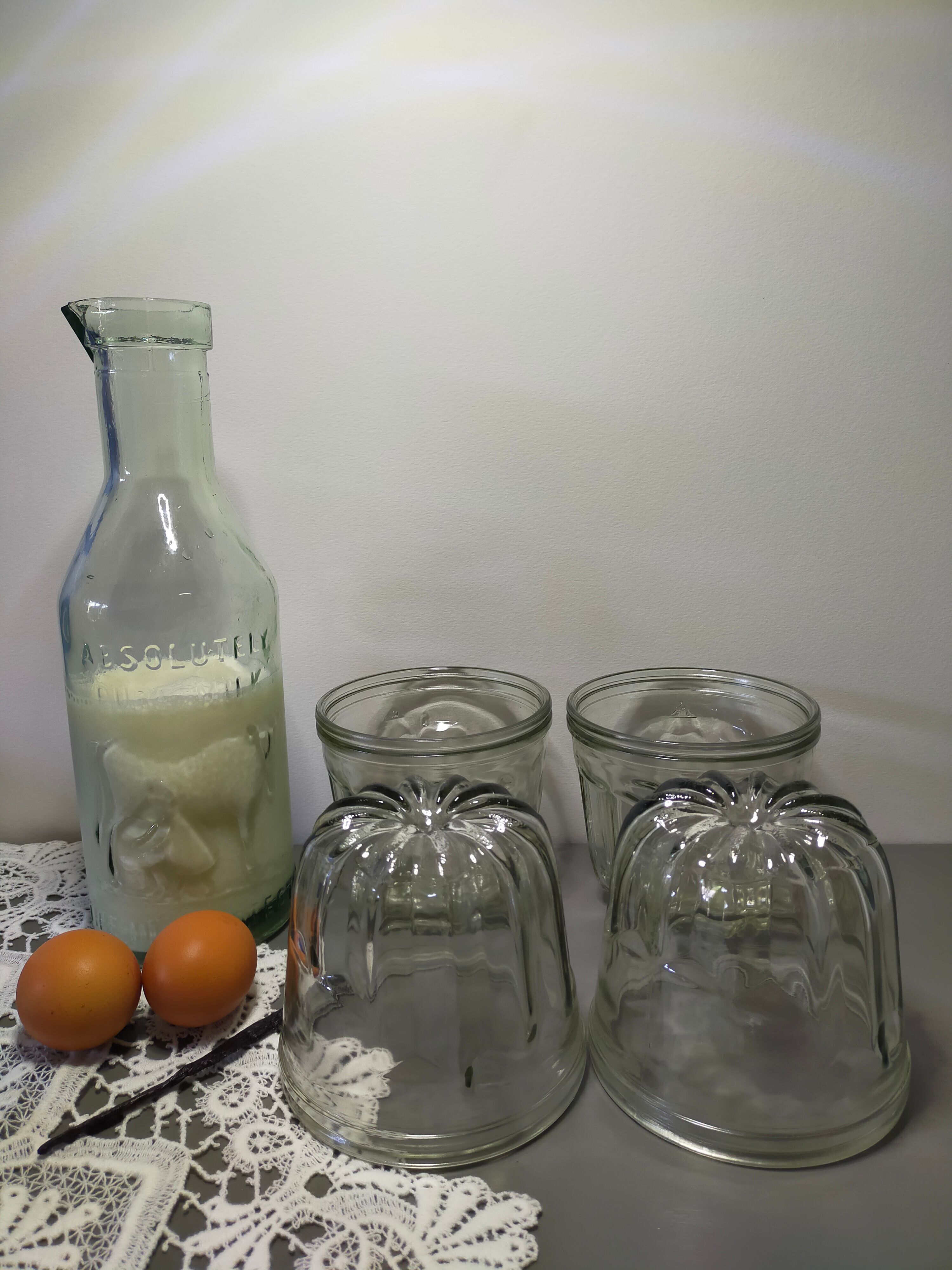 Set of 4 glass cannelé molds