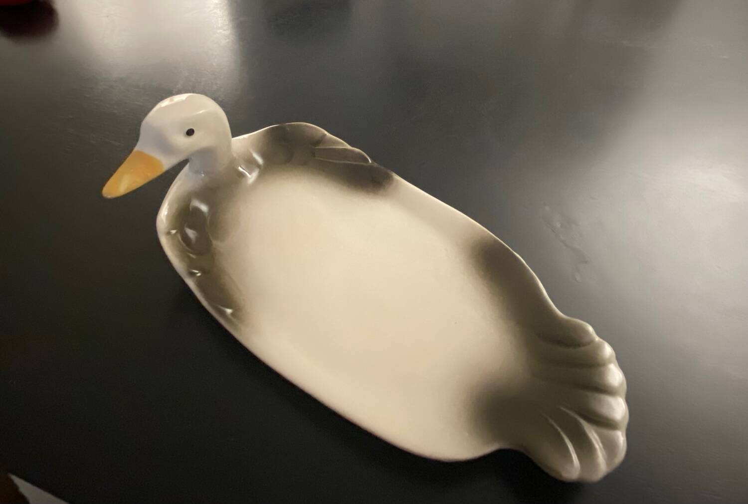 1 duck-shaped ceramic foie gras dish