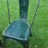 4 Green chaises Tolix industrial, first model (background)