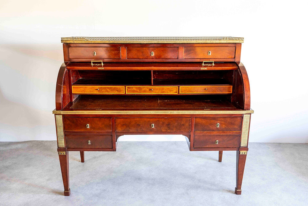 Large cylinder desk, Directoire