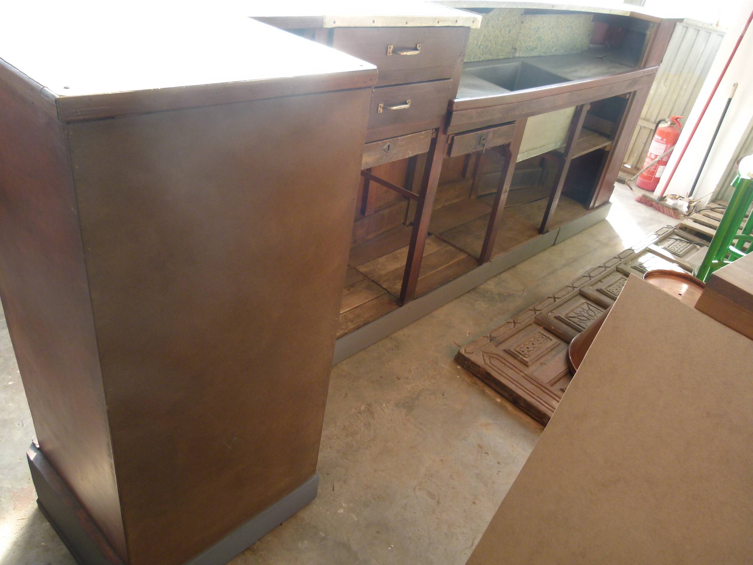 Bar counter