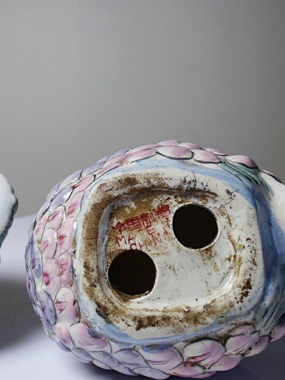Pair of hand-painted Chinese porcelain quails, 1960s-1970s.